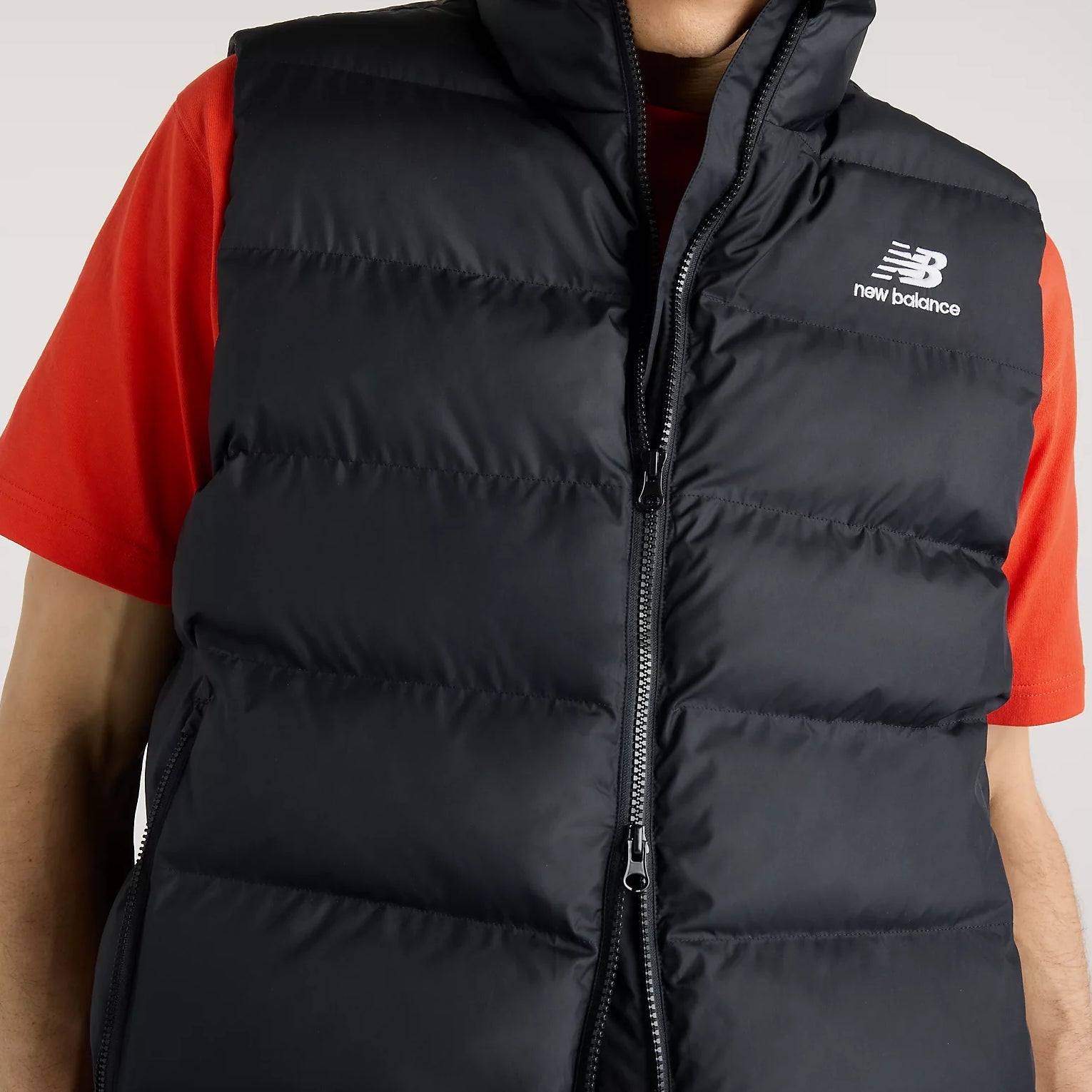 Мъжки елек New Balance Boston Puffer Vest - MJ62K00EBK детайл цип