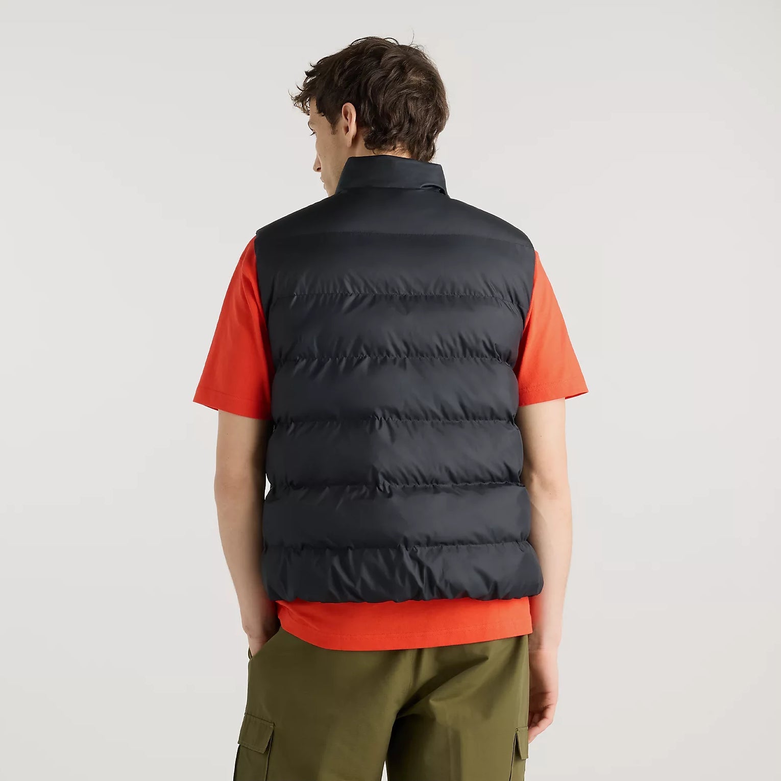 Мъжки елек New Balance Boston Puffer Vest - MJ62K00EBK отзад