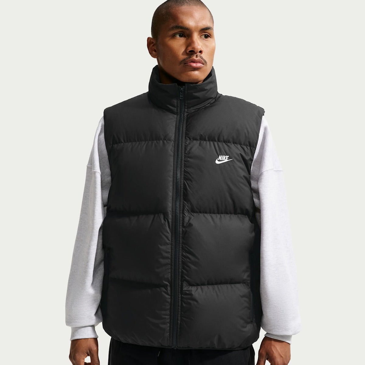 Мъжки елек Nike Sportswear Club Therma-FIT Down Puffer Vest - IB2977-010