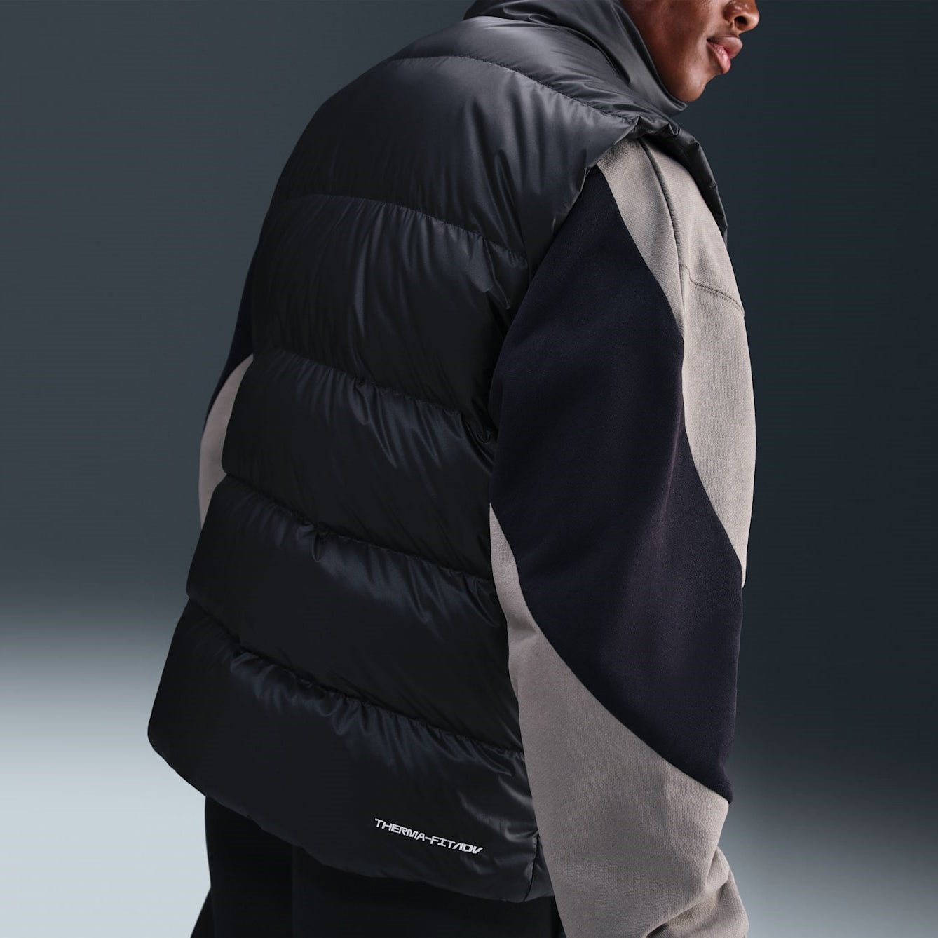 Мъжки елек Nike Windrunner Statement Down Gilet - HV1480-010 отзад