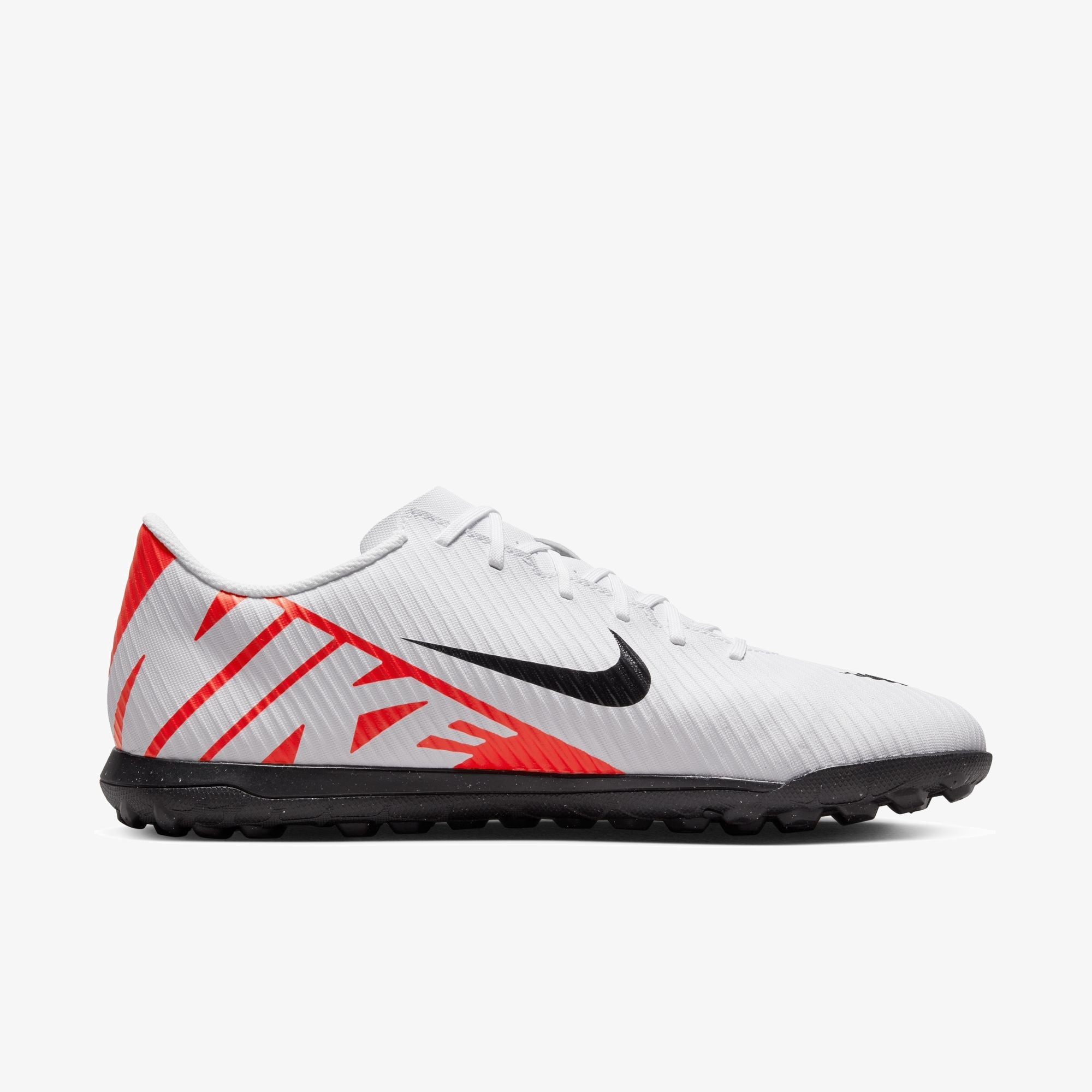Мъжки футболни обувки Nike Mercurial Vapor 15 Club Turf - DJ5968-600 отстрани