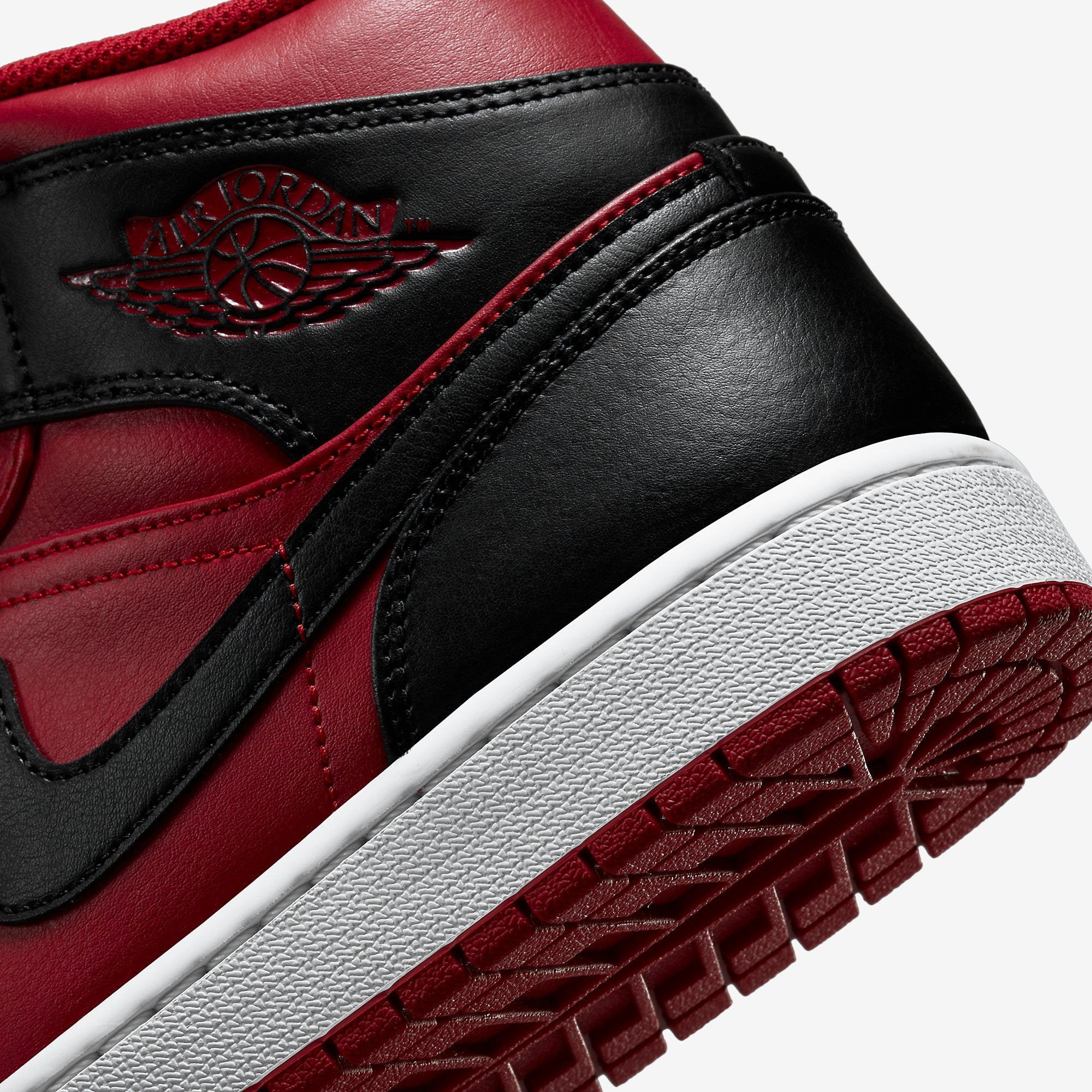 Мъжки кецове Air Jordan 1 Mid “Reverse Bred” - Airhouse