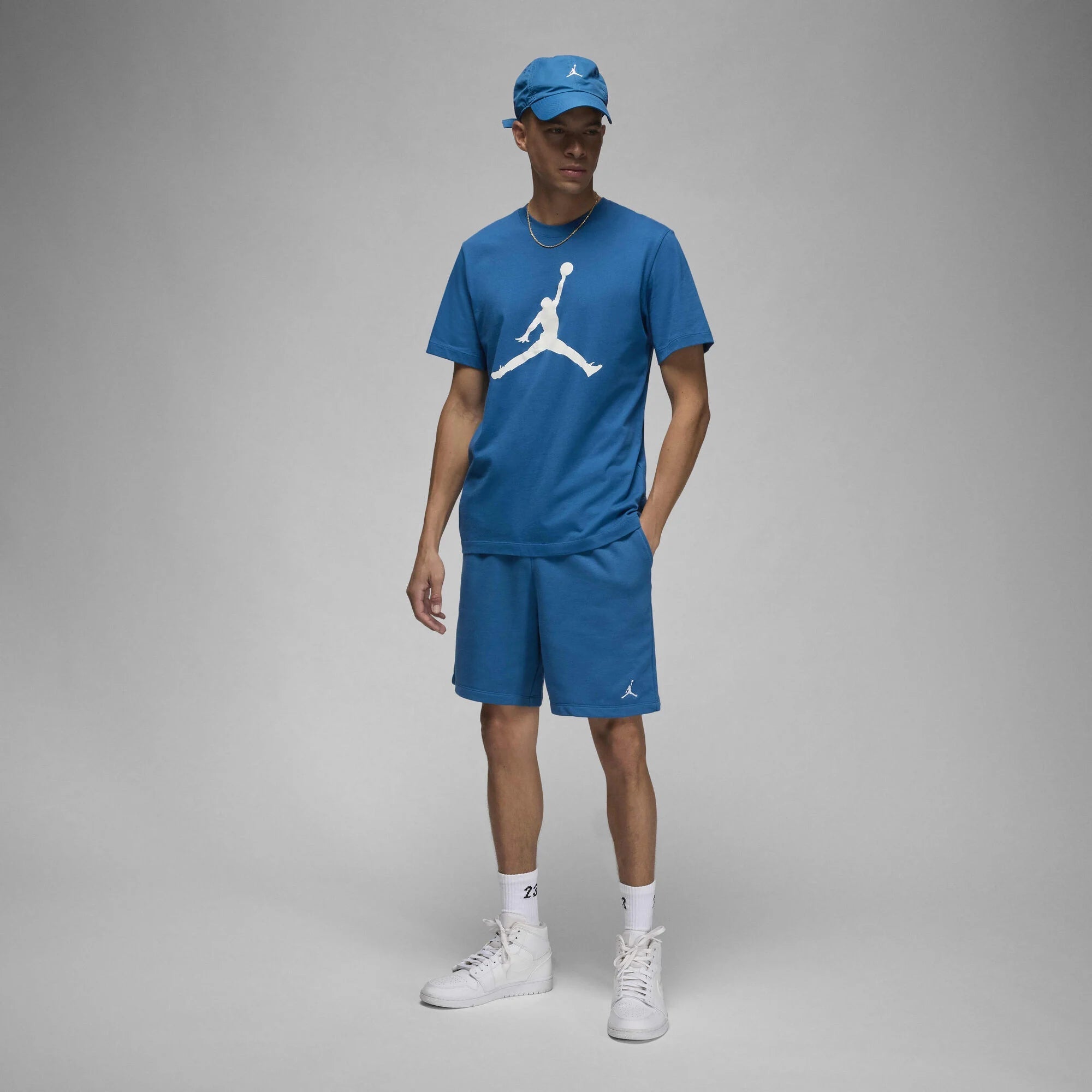 Мъжки къс панталон Jordan Essentials Loopback Fleece Shorts - FQ4534-457 модел отпред
