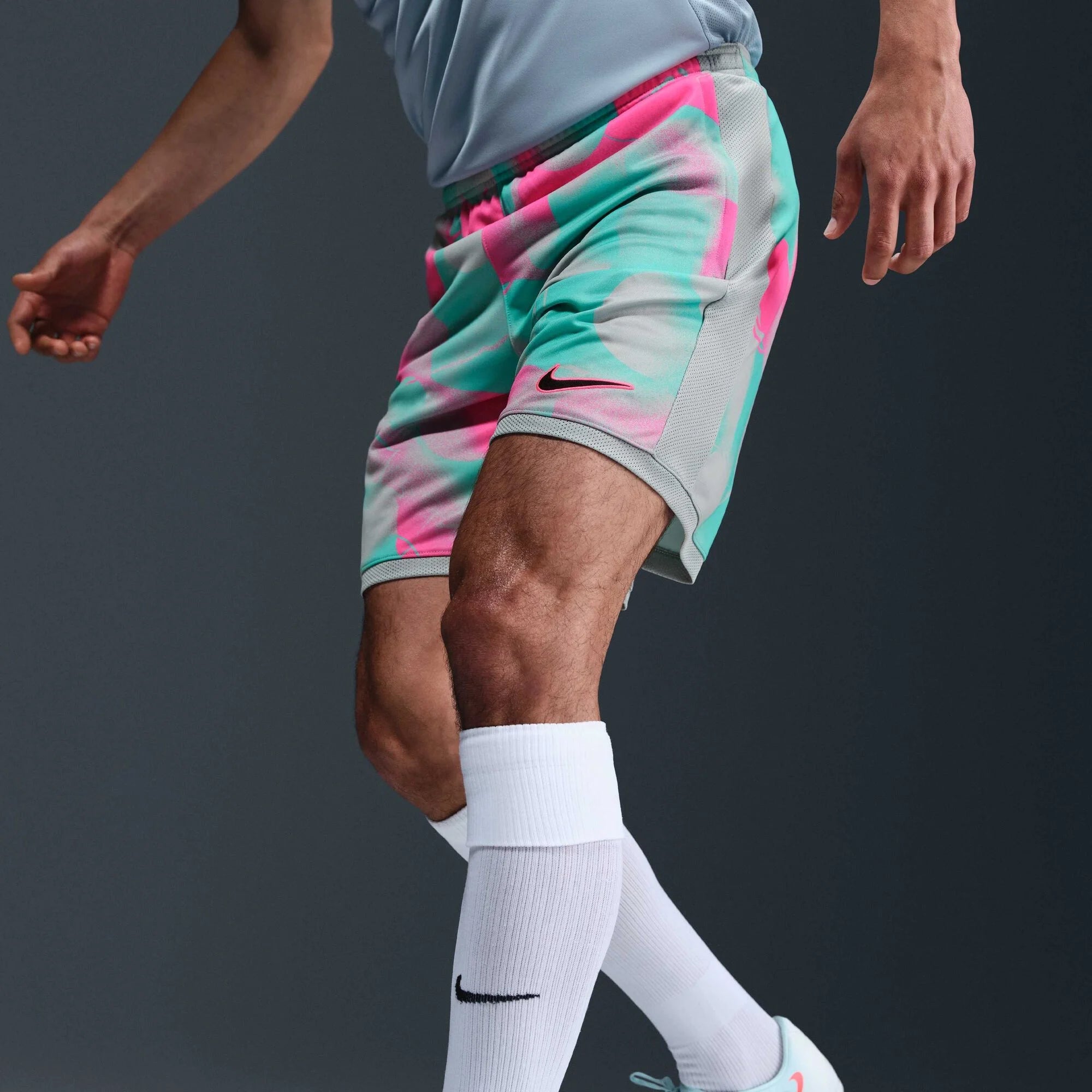 Мъжки къс панталон Nike Academy+ Dri-FIT Football Shorts - HJ4241-646 детайл отпред