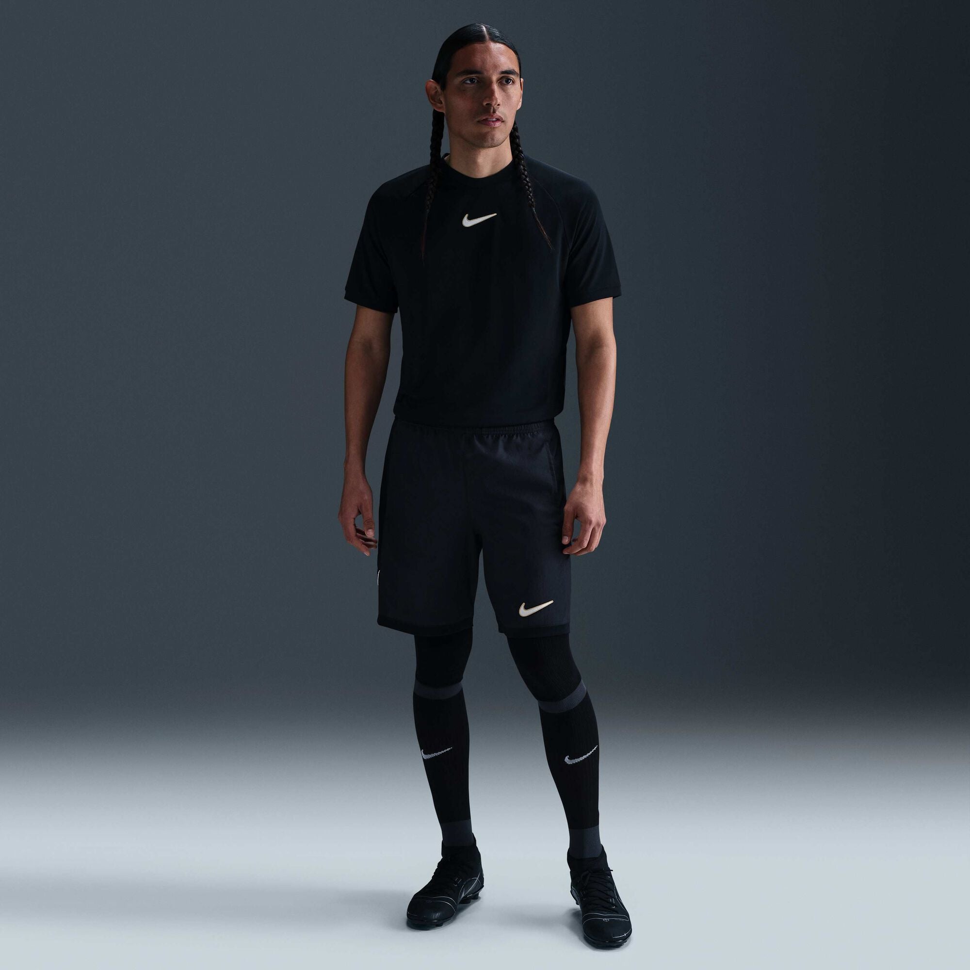 Мъжки къс панталон Nike Academy Dri-FIT Football Shorts - HJ4247-010 модел отпред 