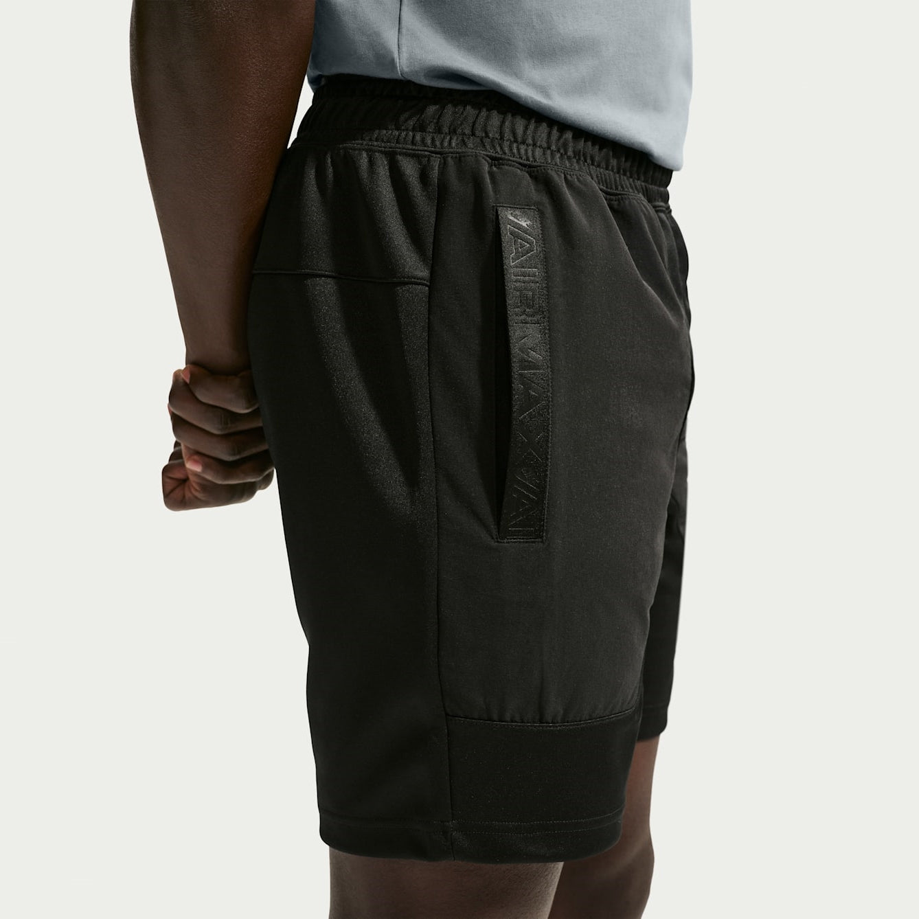 Мъжки къс панталон Nike Sportswear Air Max Shorts IO1057-010 детайл джоб