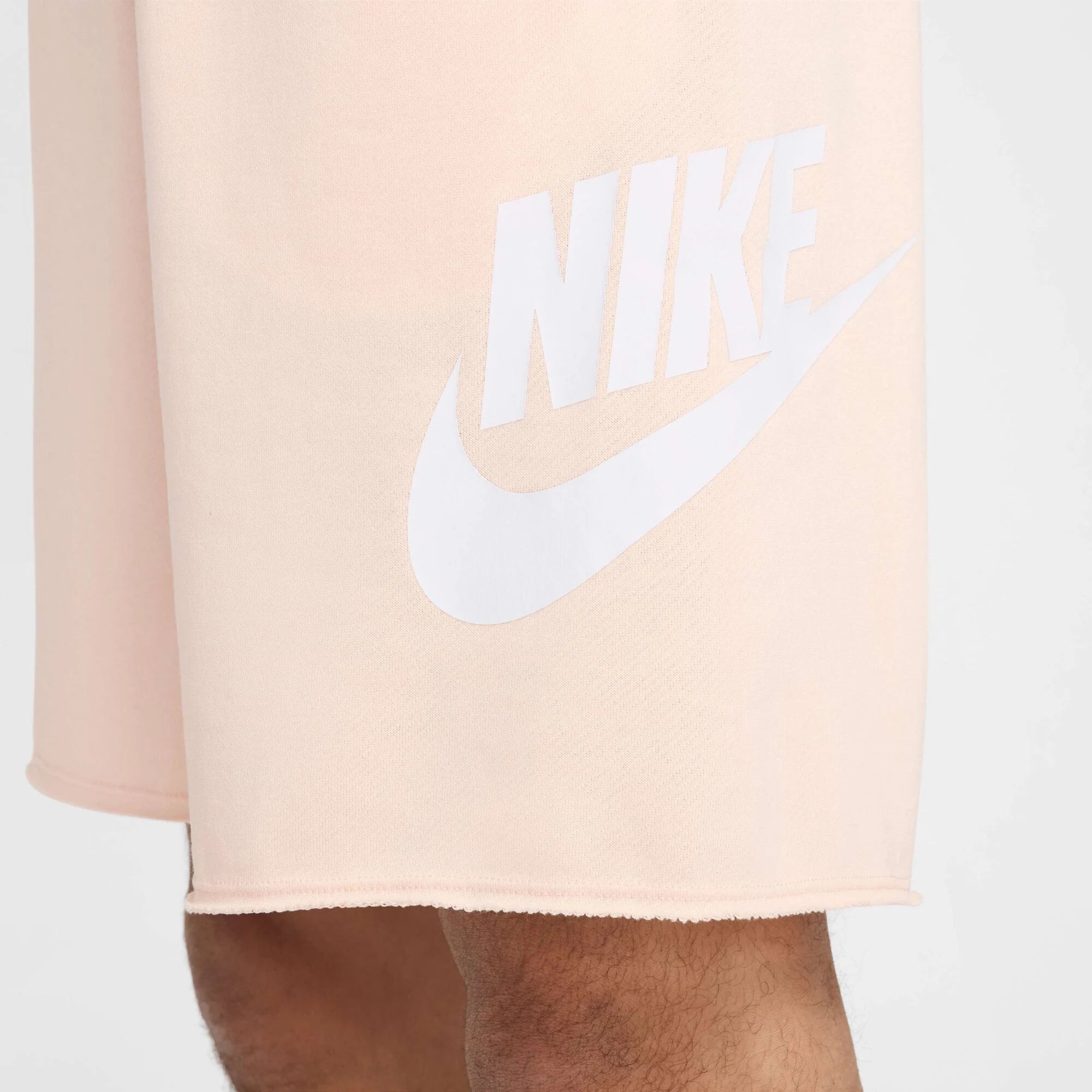 Мъжки къс панталон Nike Club Men's French Terry Alumni Shorts - FQ4950-664 детайл лого