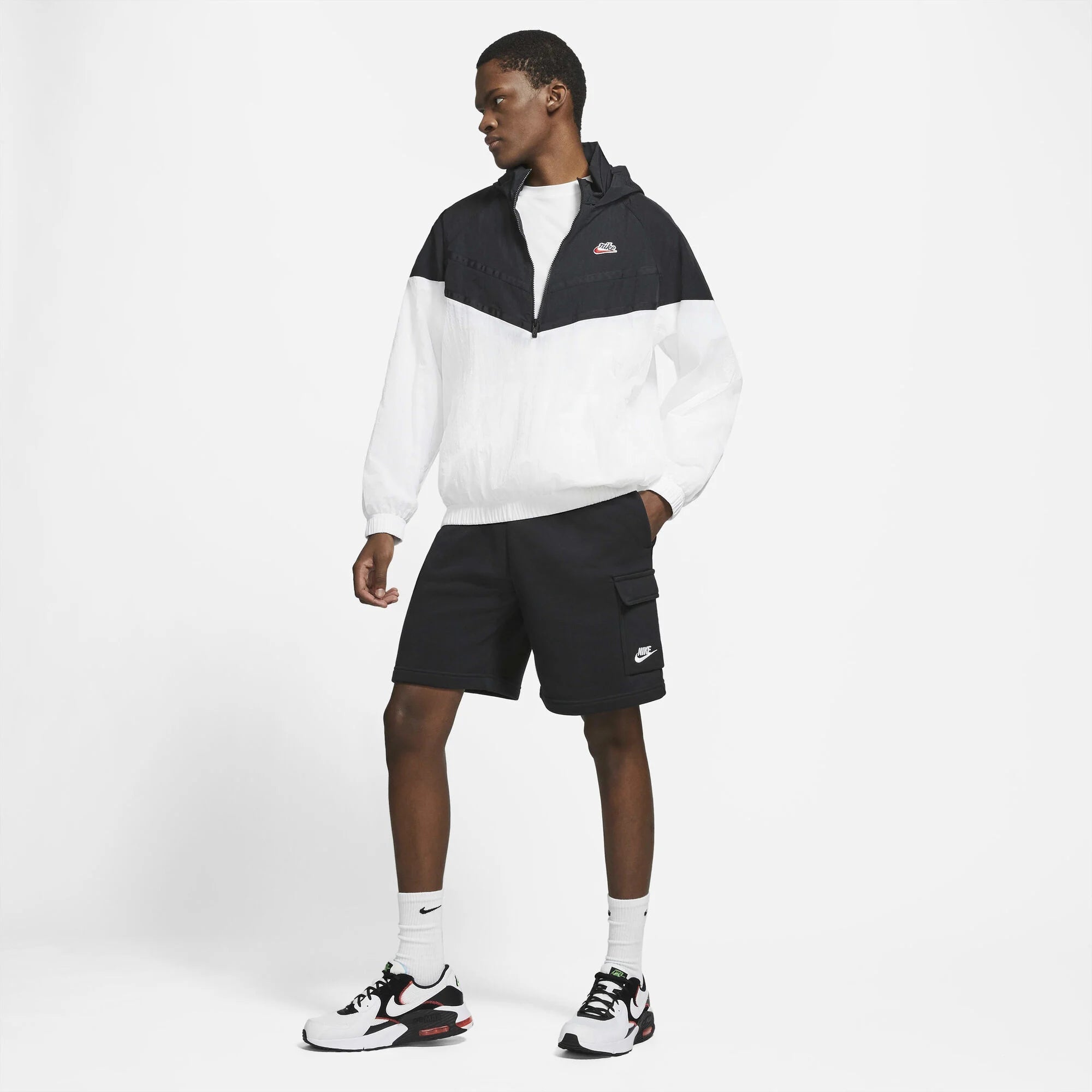 Мъжки къс панталон Nike Sportswear Club Cargo - CZ9956-010 модел отпред