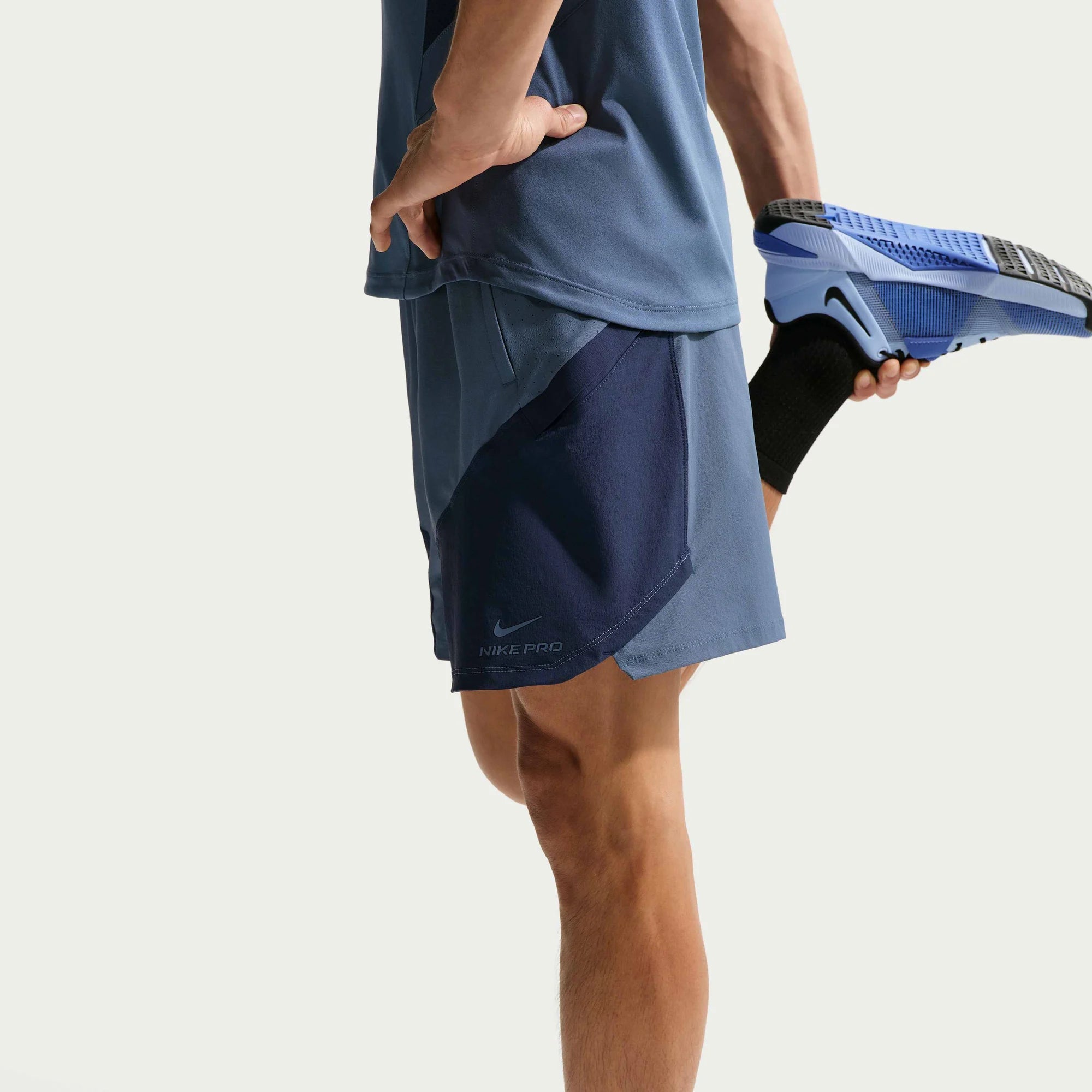 Мъжки къс панталон Nike Pro Training Dri-FIT ADV Shorts - IF2216-491 модел отстрани