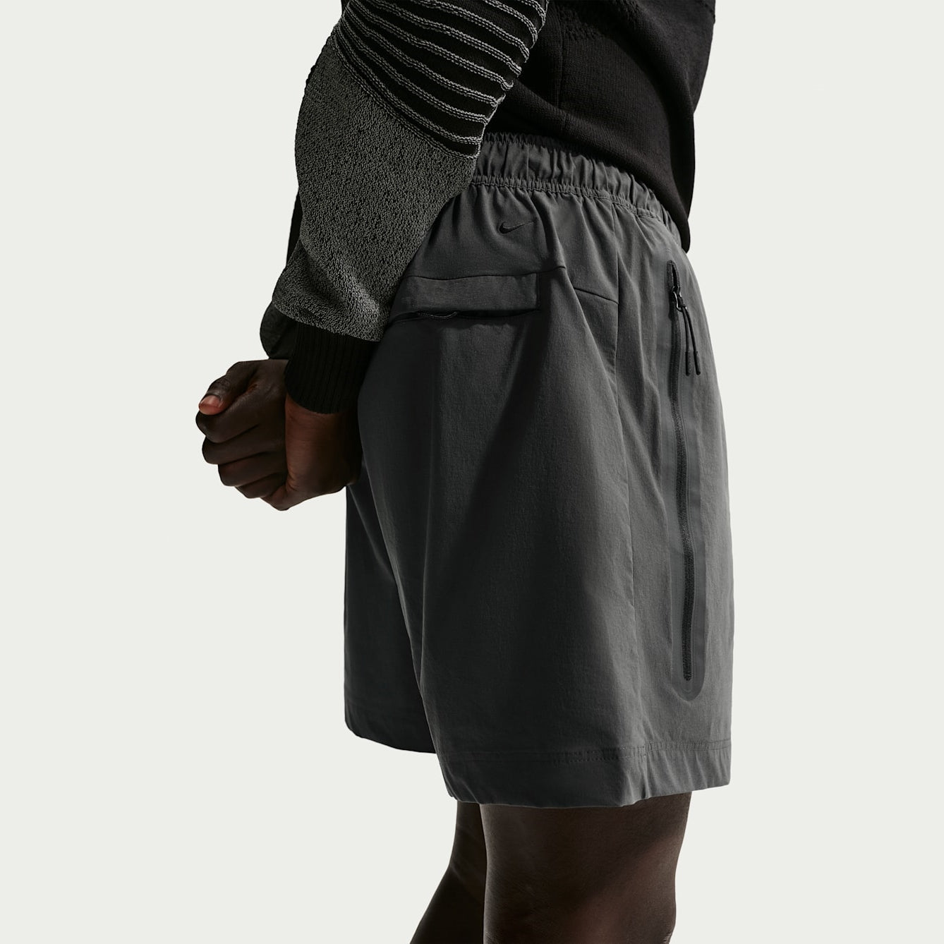 Мъжки къс панталон Nike Tech Woven Shorts - HQ0470-061 отстрани