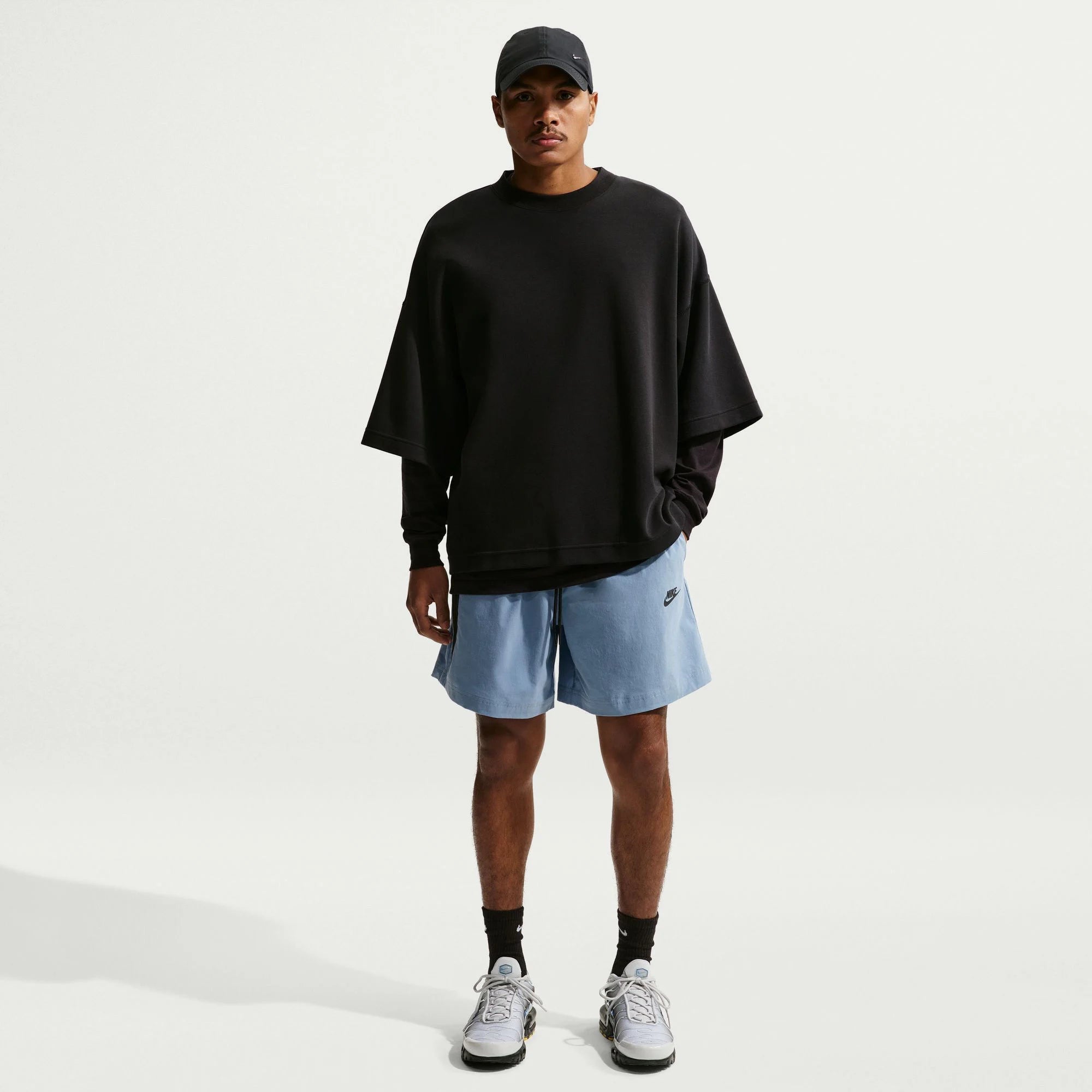 Мъжки къс панталон Nike Tech Woven Shorts HQ0470-486 модел отпред