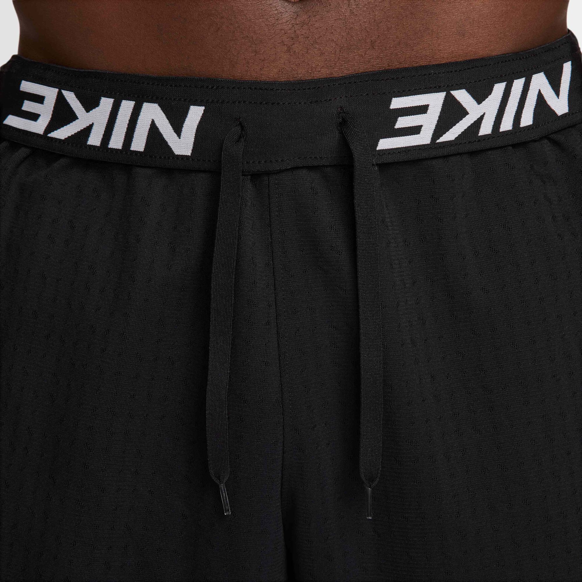 Мъжки къс панталон Nike Totality Breathe Dri-FIT Unlined Versatile Shorts - HJ4058-010 детайл ластик