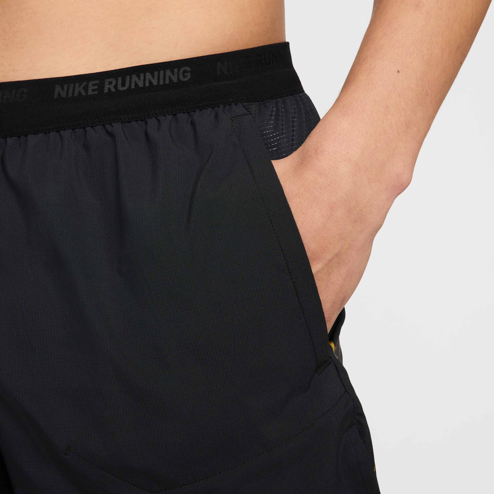Мъжки къс панталон Nike x Jakob Dri-FIT Brief-Lined Running Shorts - HJ3536-010 детайл джоб