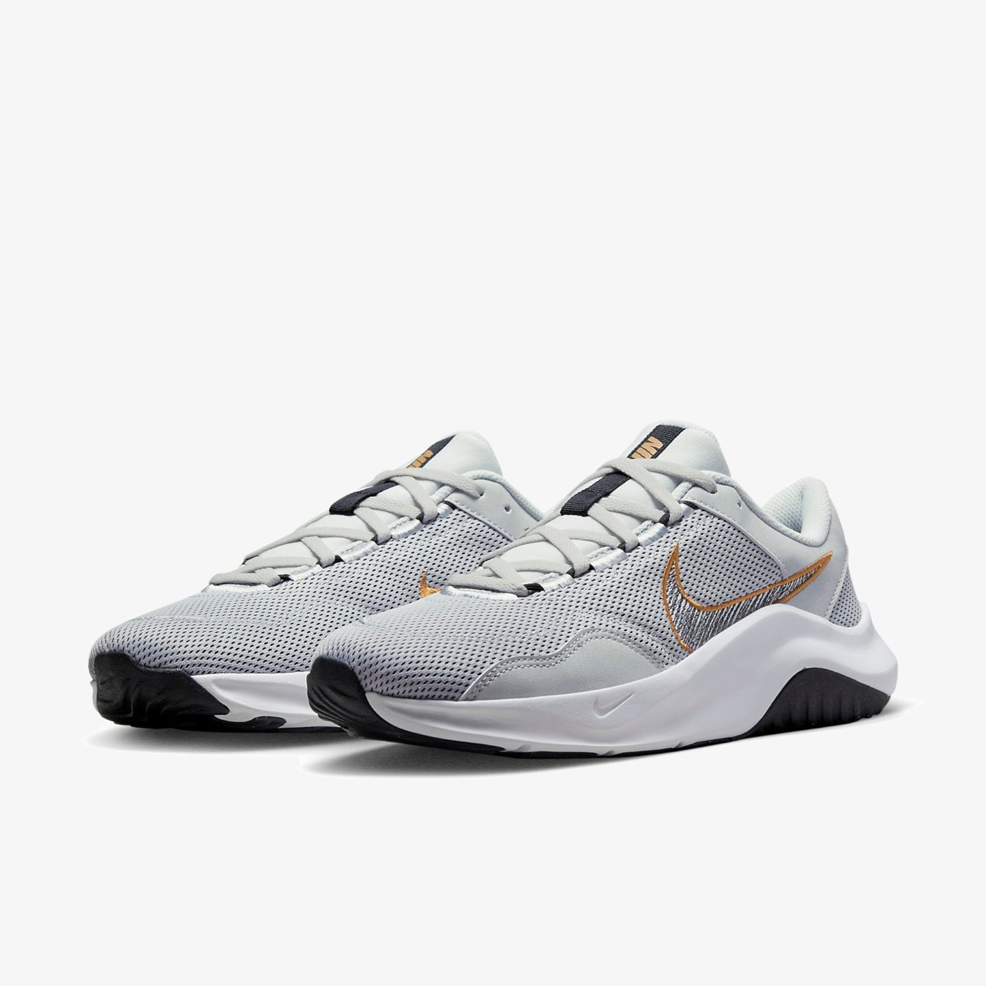 Мъжки маратонки Nike Legend Essential 3 - DM1120-003 отпред