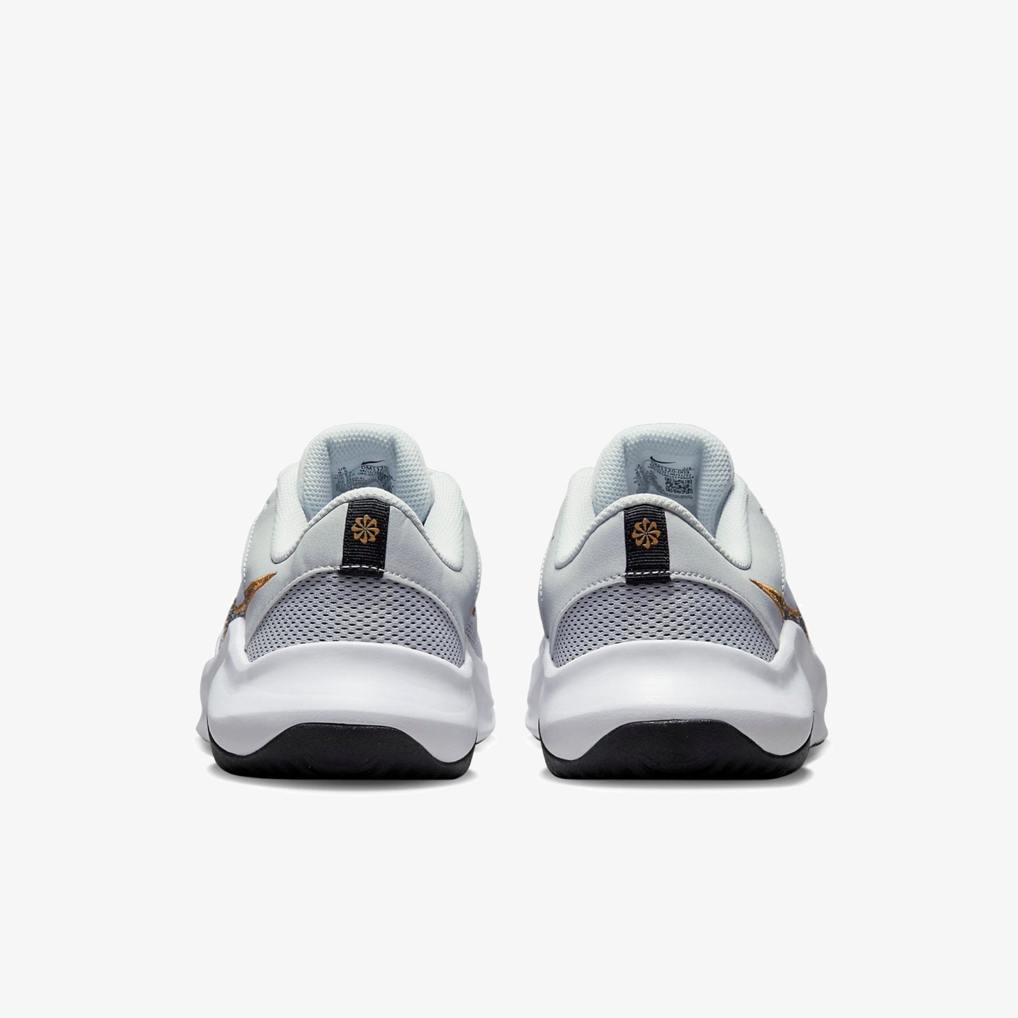 Мъжки маратонки Nike Legend Essential 3 - DM1120-003 отзад