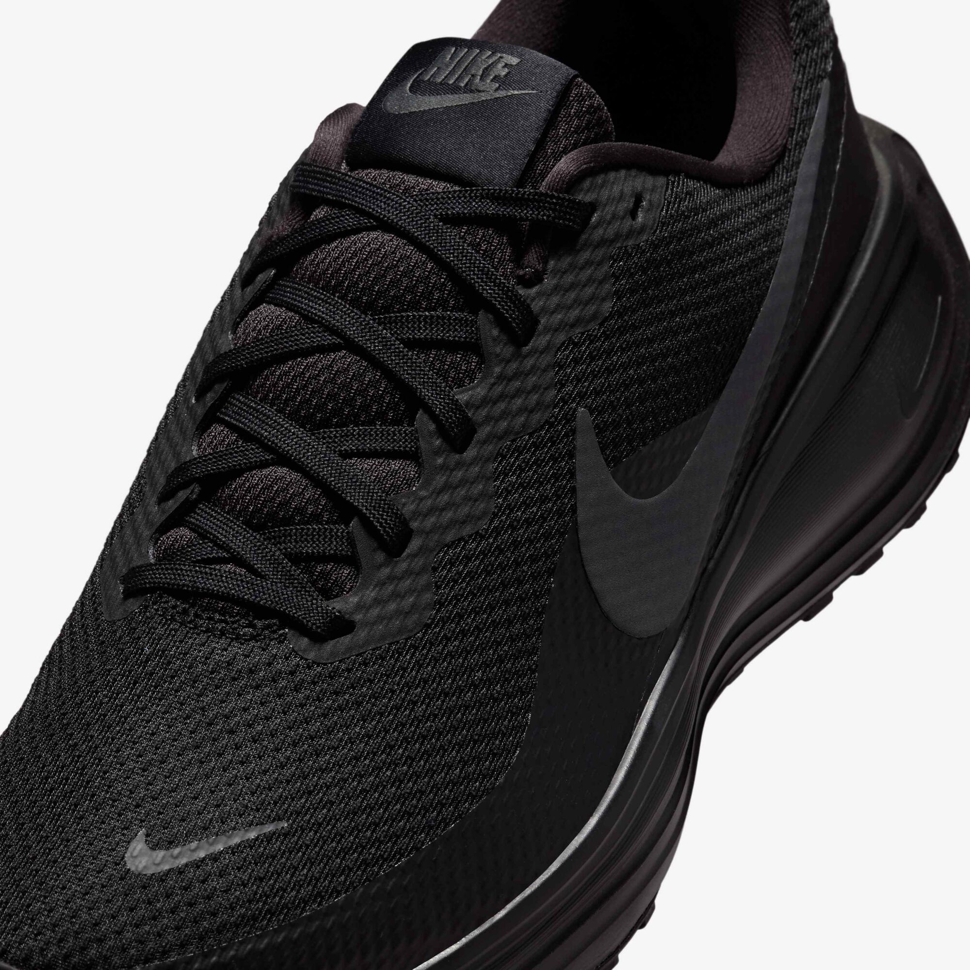 Мъжки маратонки Nike Revolution 8 HJ9198-002 детайл отпред