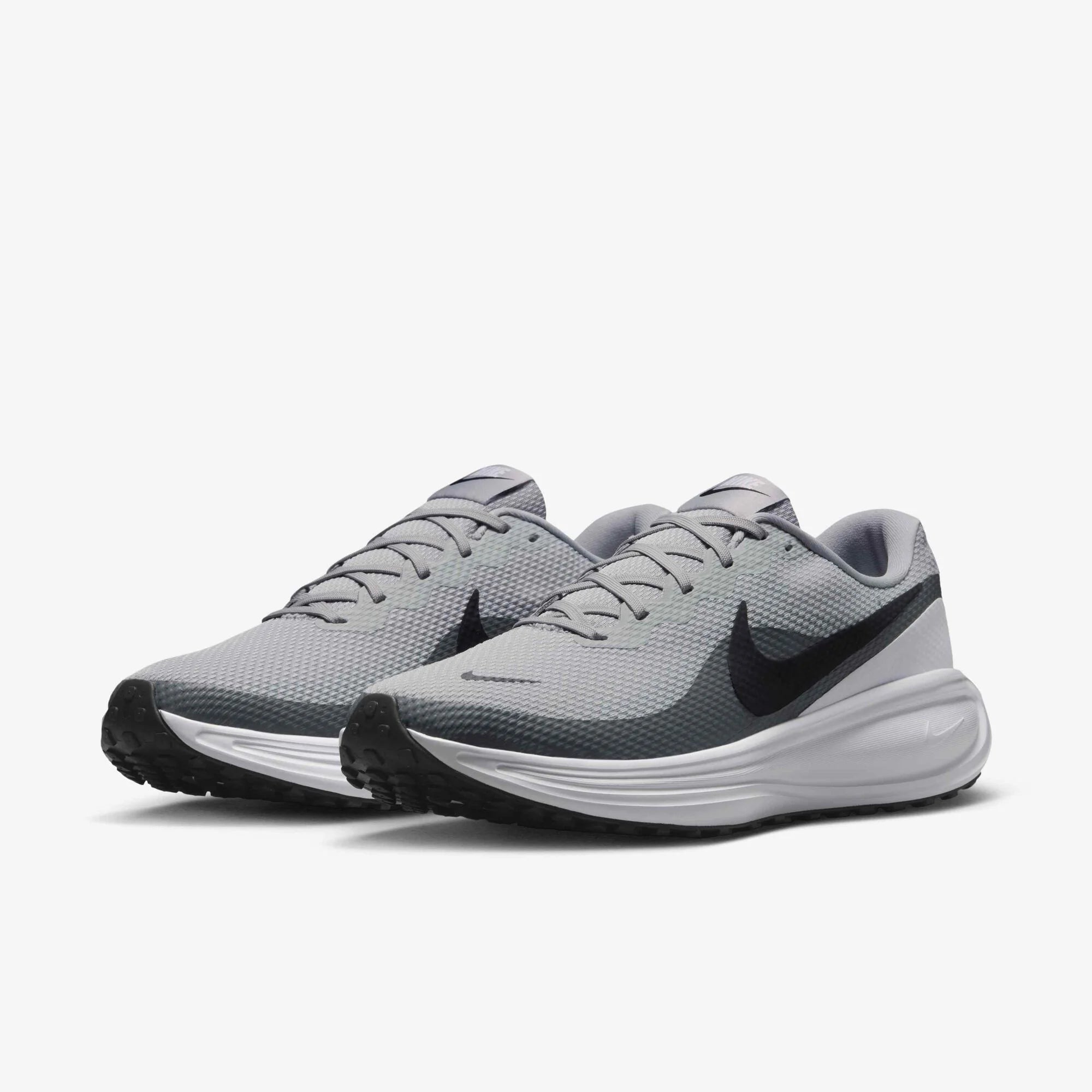 Мъжки маратонки Nike Revolution 8 Road Running Shoes HJ9198-004 изглед отпред под ъгъл