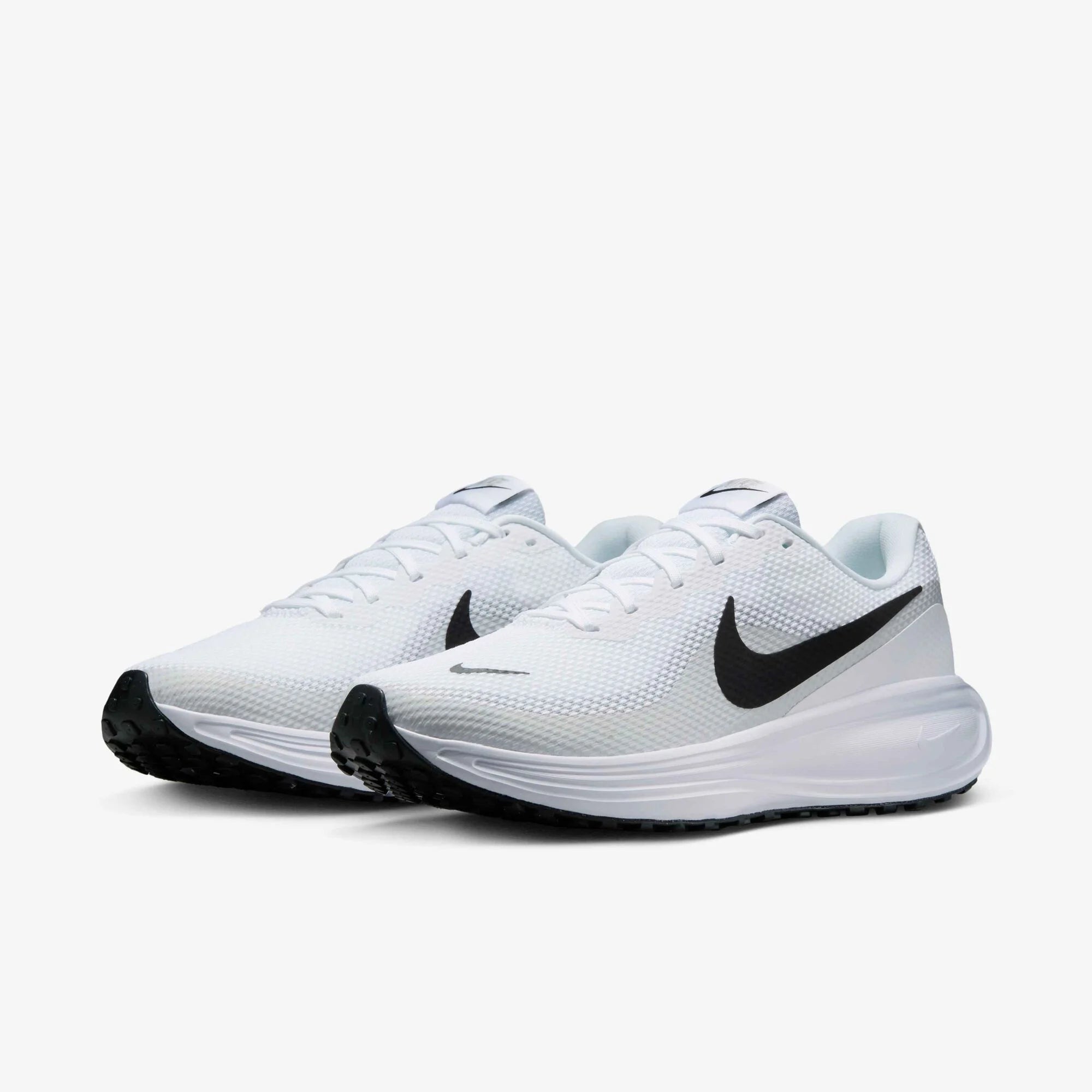 Мъжки маратонки Nike Revolution 8 Road Running Shoes HJ9198-101 изглед отпред под ъгъл