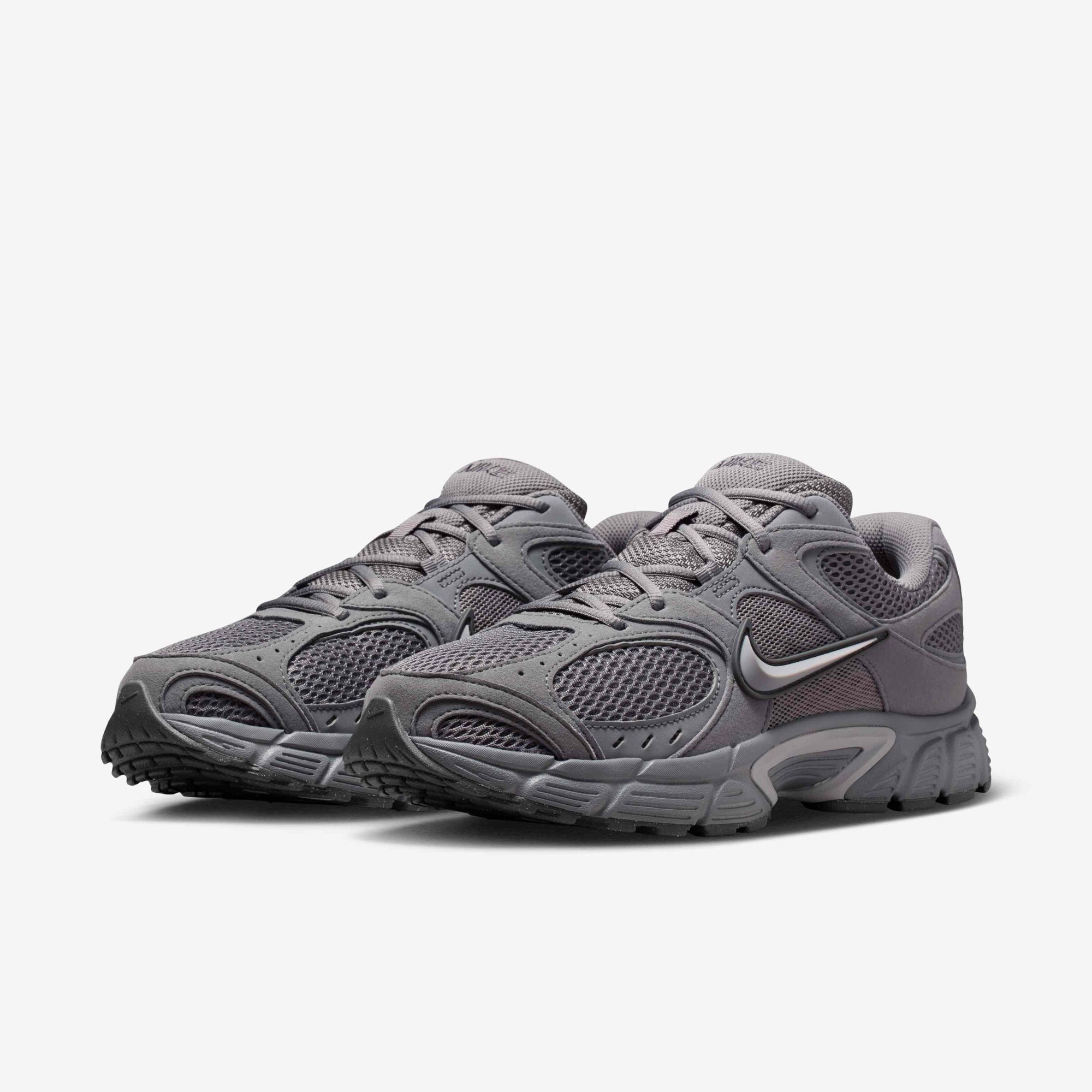 Мъжки маратонки Nike V5 RNR II6292-006 изглед отпред