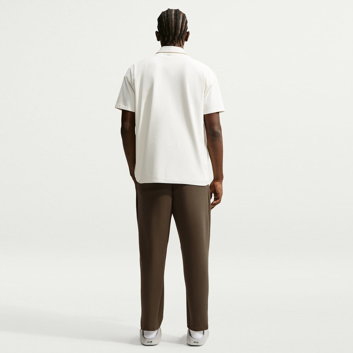 Мъжки панталон Nike 24.7 ImpossiblySoft Dri-FIT Trousers - HQ6970-212 модел отзад