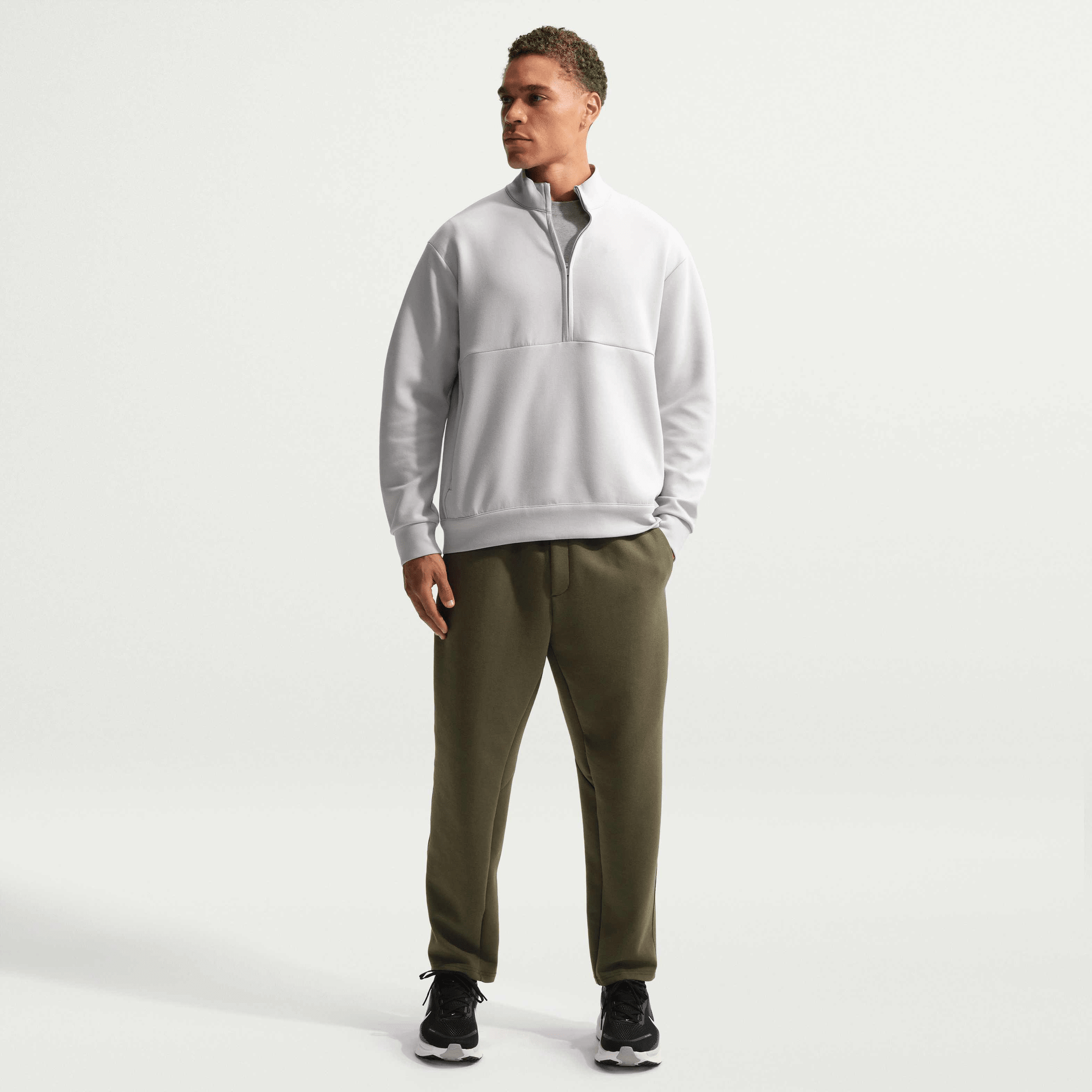 Мъжки панталон Nike 24.7 ImpossiblySoft Dri-FIT Trousers HQ6970-325 манекен отпред
