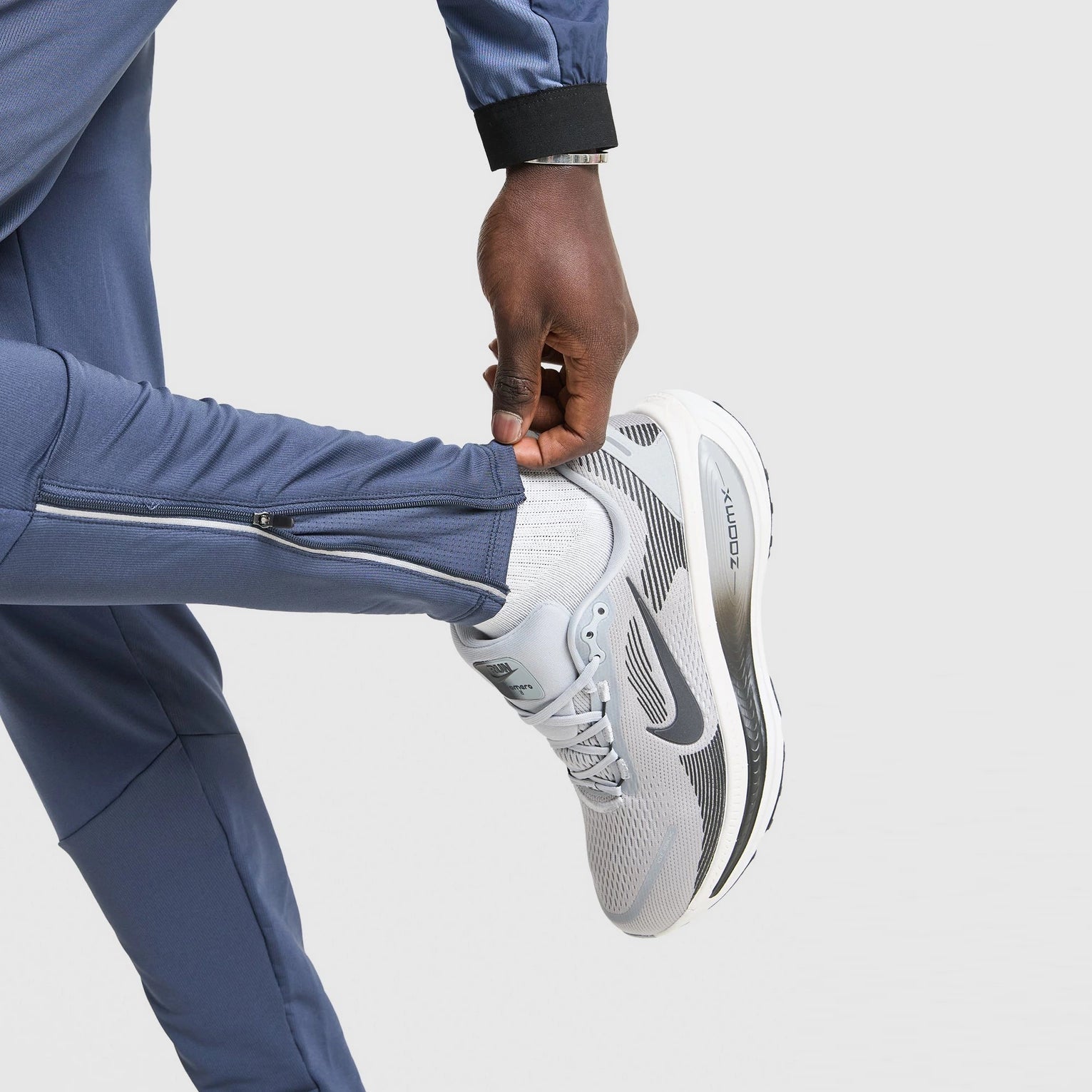 Мъжки панталон Nike Phenom Elite Pants - IO1066-437 детайл цип