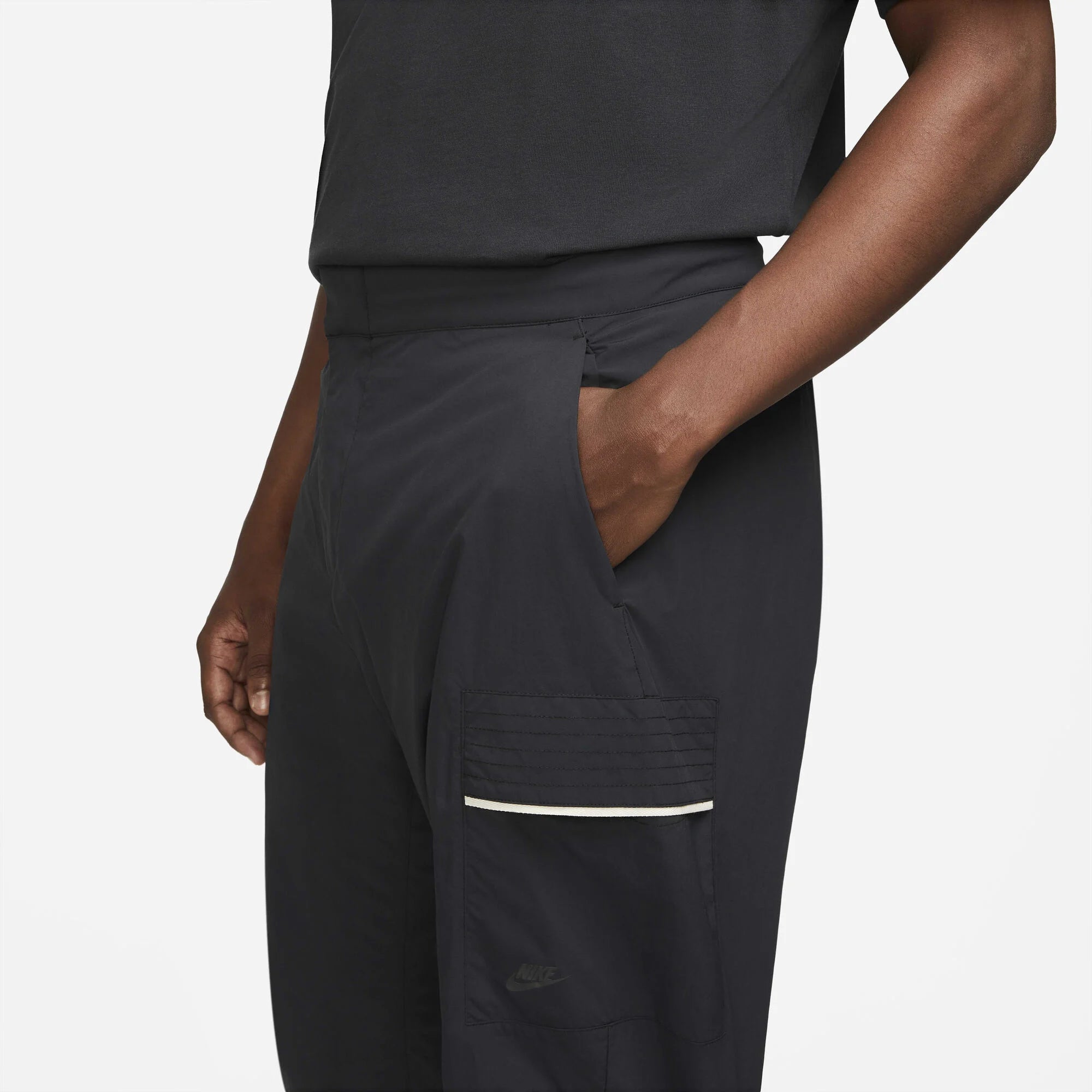 Мъжки панталон Nike Sportswear Style Essentials Utility Trousers - DM6681-010 детайл джоб