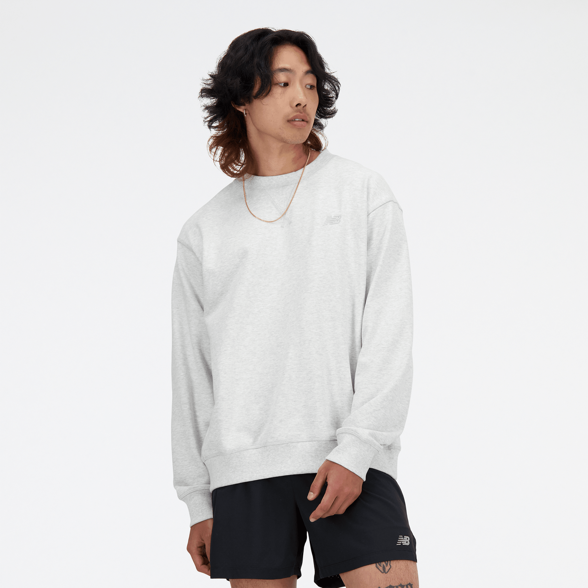Мъжки суитшърт New Balance Athletics French Terry Crew - MT41506AHH модел отпред