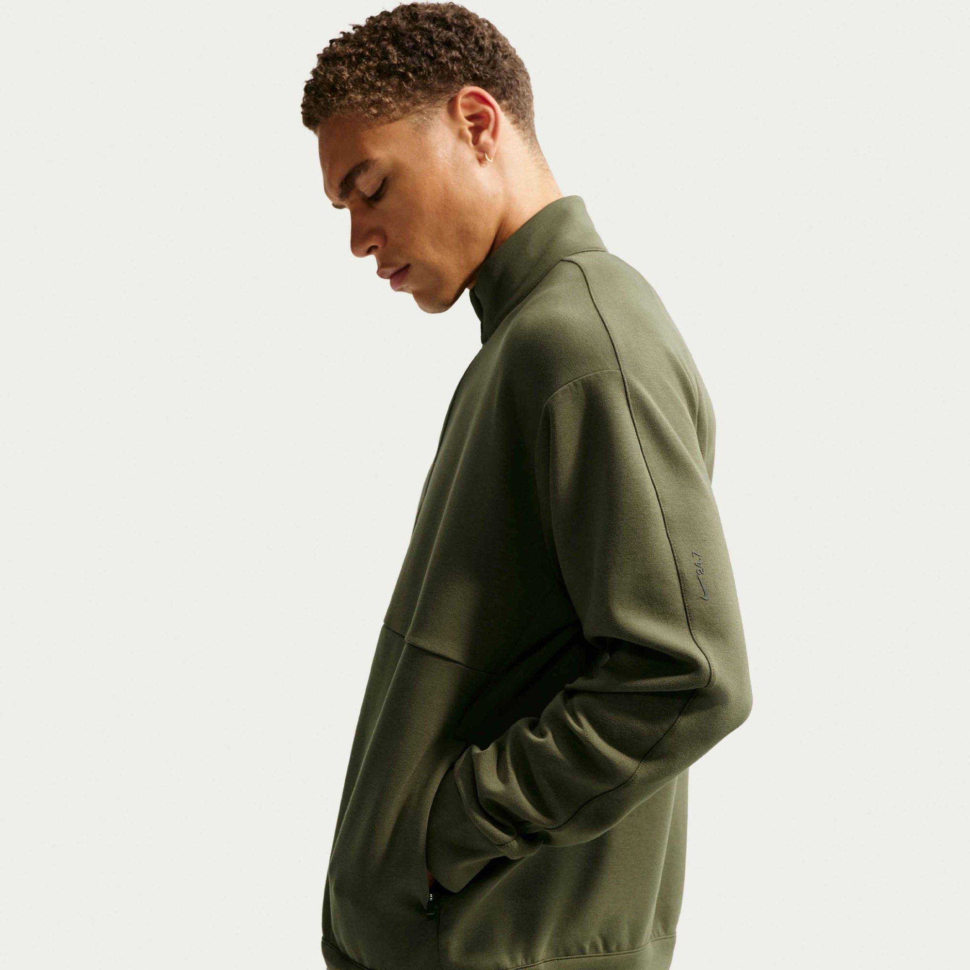 Мъжки суитшърт Nike 24.7 ImpossiblySoft Dri-FIT 1/2-Zip Top HQ6953-325 модел отстрани