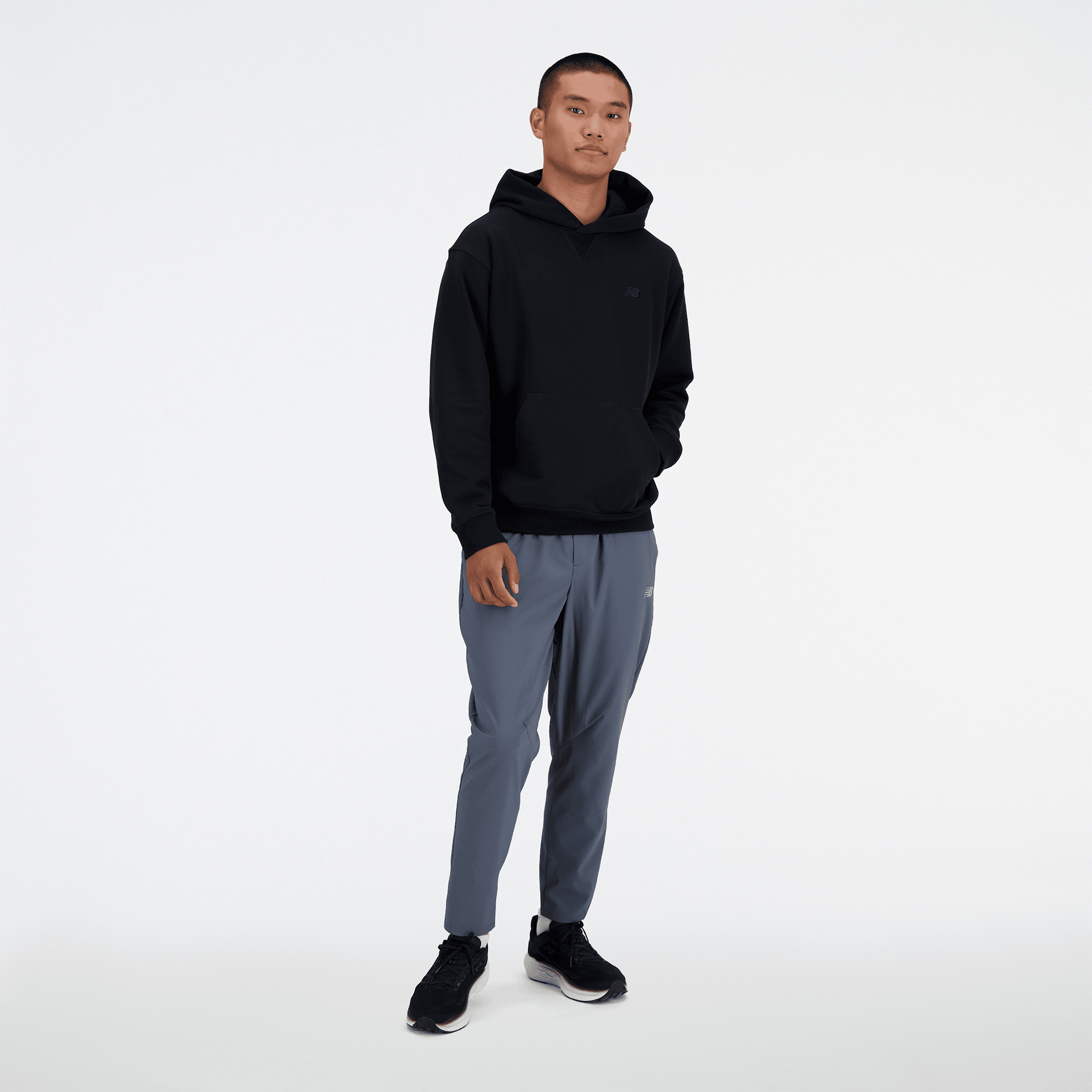 Мъжко худи New Balance Athletics French Terry Hoodie - MT41534BK модел отпред