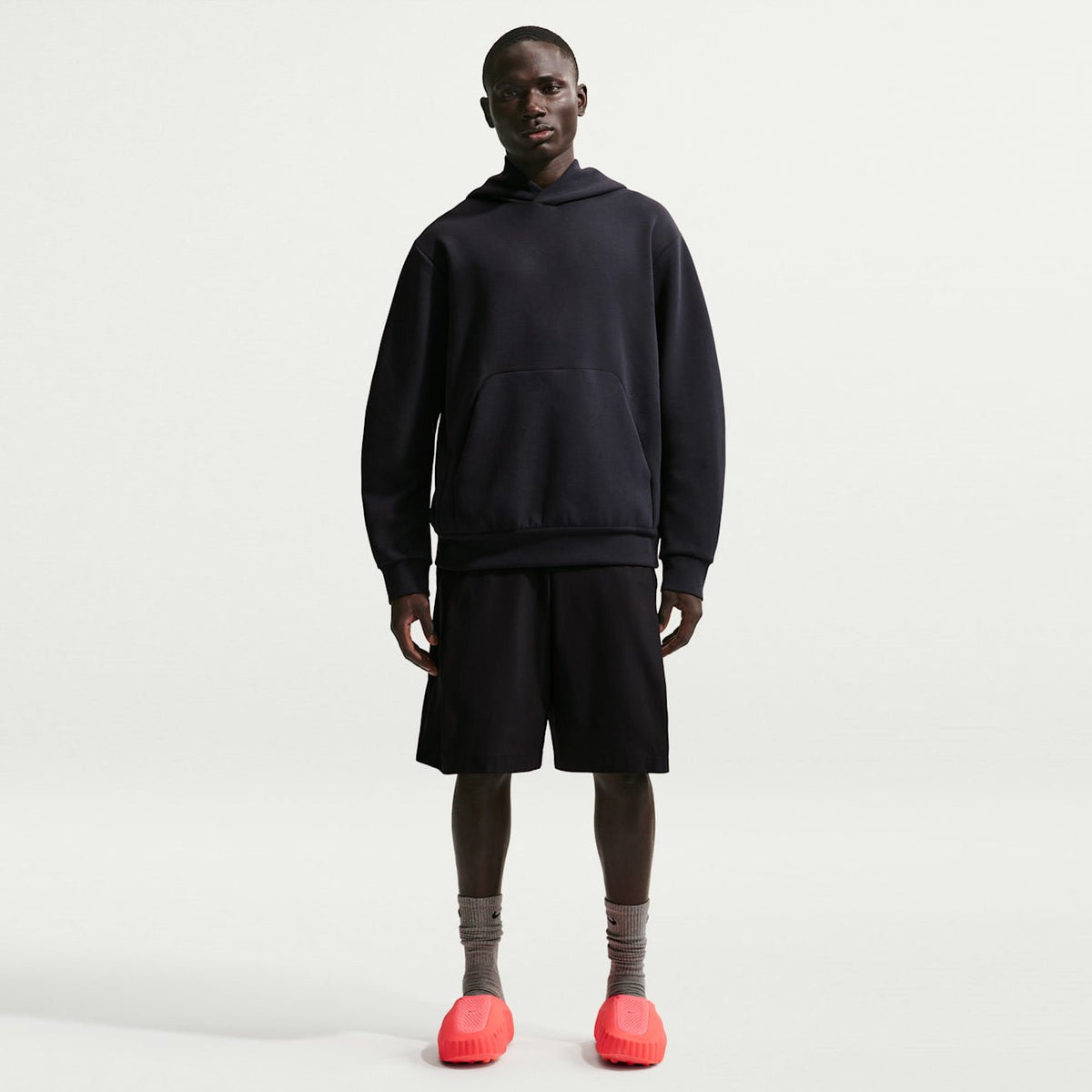 Мъжко худи Nike 24.7 ImpossiblySoft Dri-FIT Pullover Hoodie - IR8807-010 модел отпред