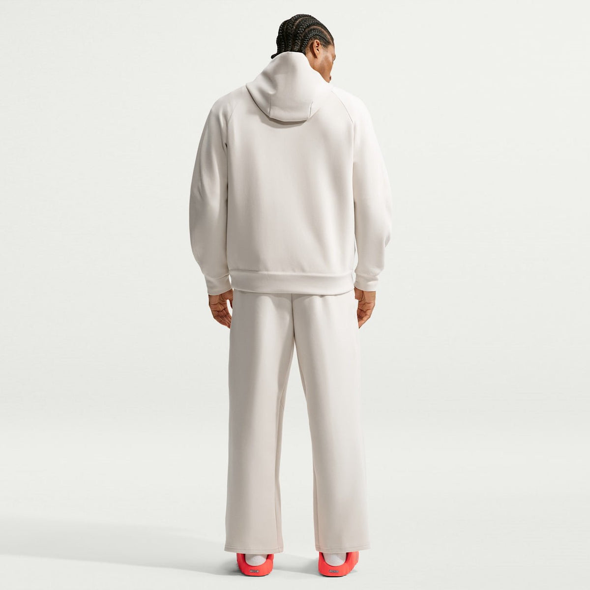 Мъжко худи Nike 24.7 ImpossiblySoft Dri-FIT Pullover Hoodie - IR8807-104 модел отзад