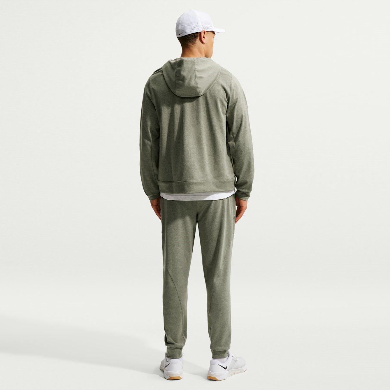 Мъжко худи Nike Primary NanoKnit Dri-FIT UV Protection Full-Zip Performance Hoodie - II1308-320 модел отзад