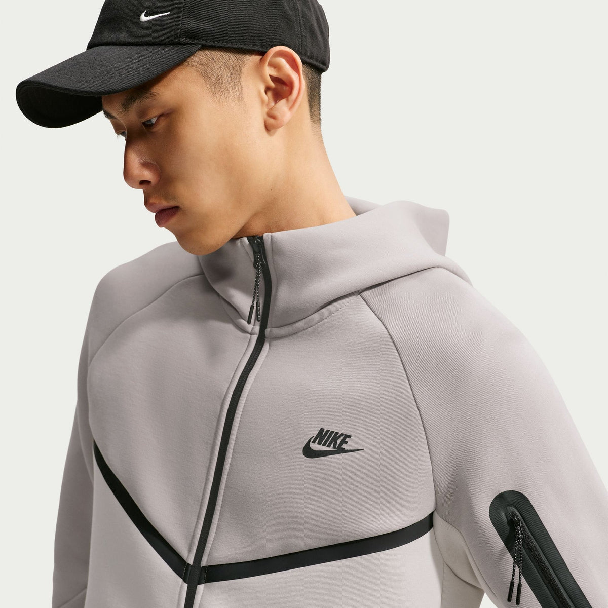 Мъжко худи Nike Tech Fleece Windrunner Full-Zip Hoodie - HV0949-009 отпред