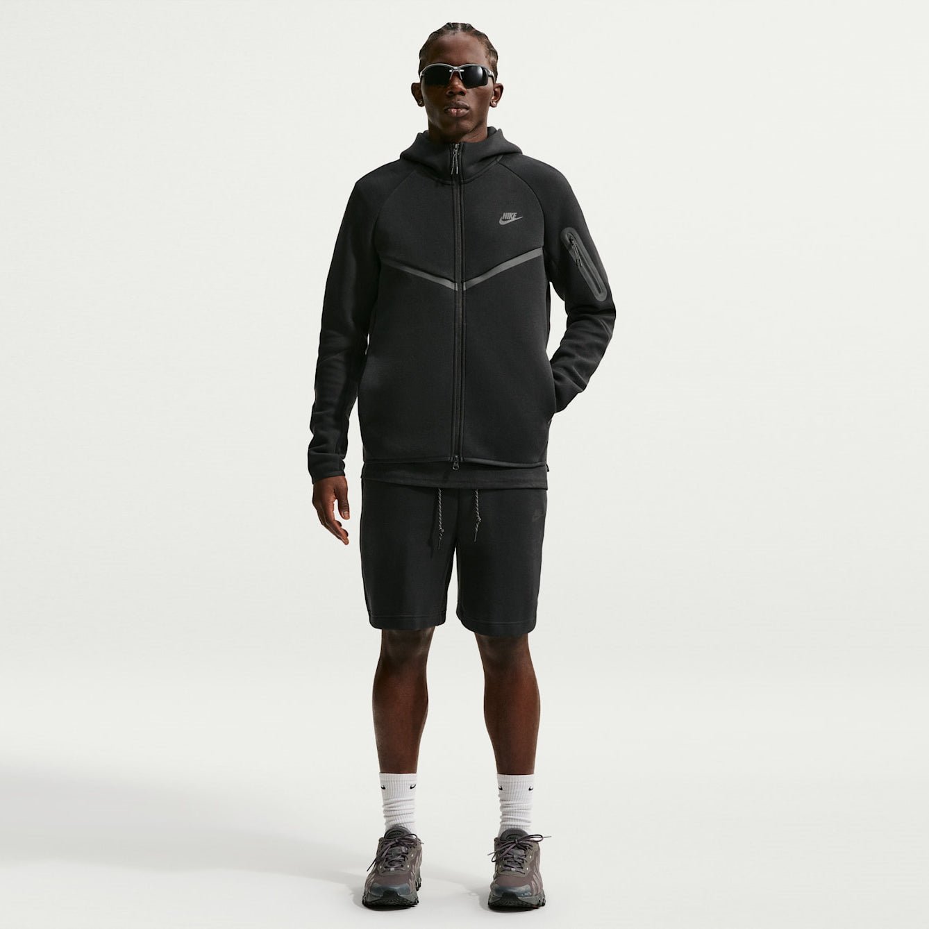 Мъжко худи Nike Tech Fleece Windrunner Hoodie - HV0949-010 модел отпред