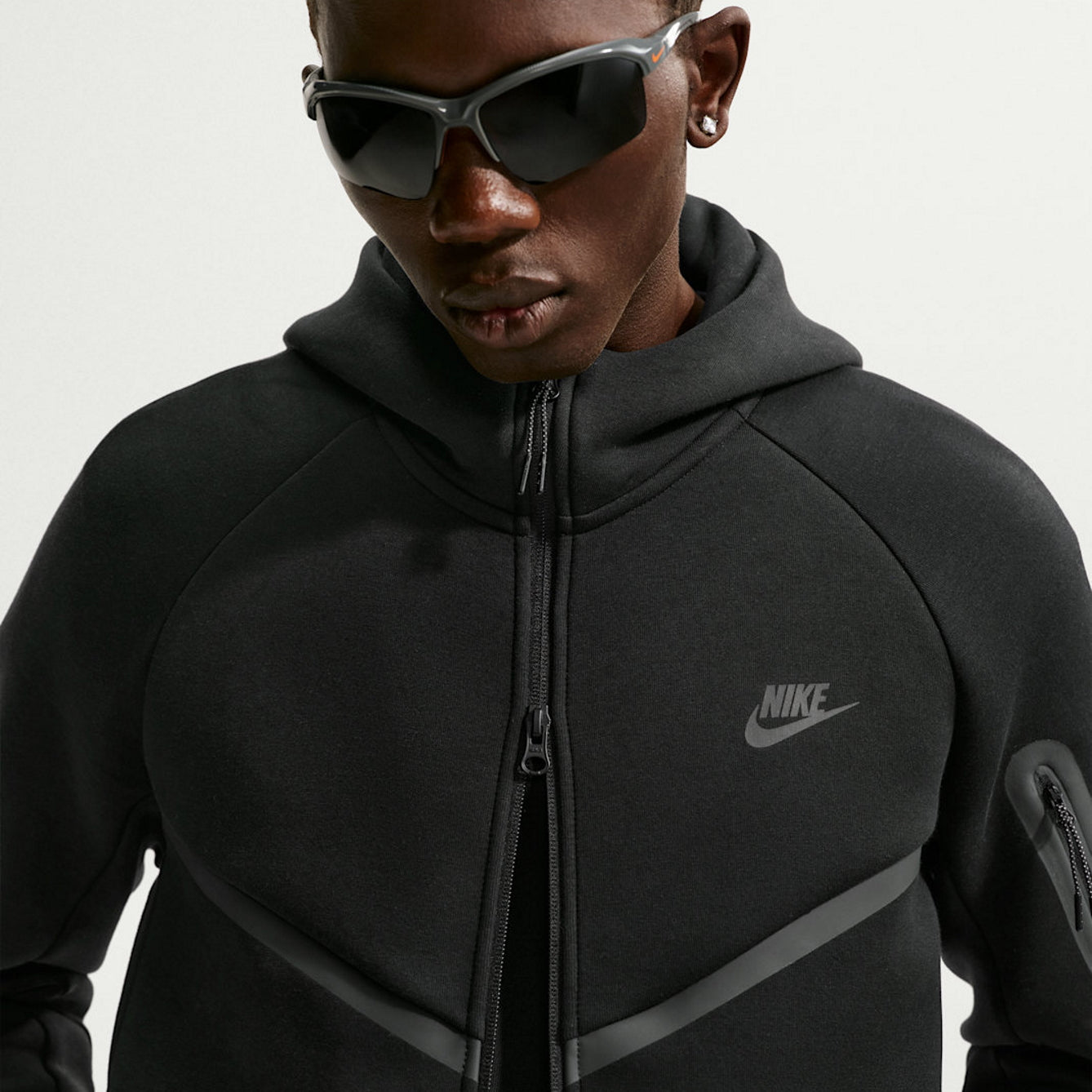 Мъжко худи Nike Tech Fleece Windrunner Hoodie - HV0949-010 детайл отпред