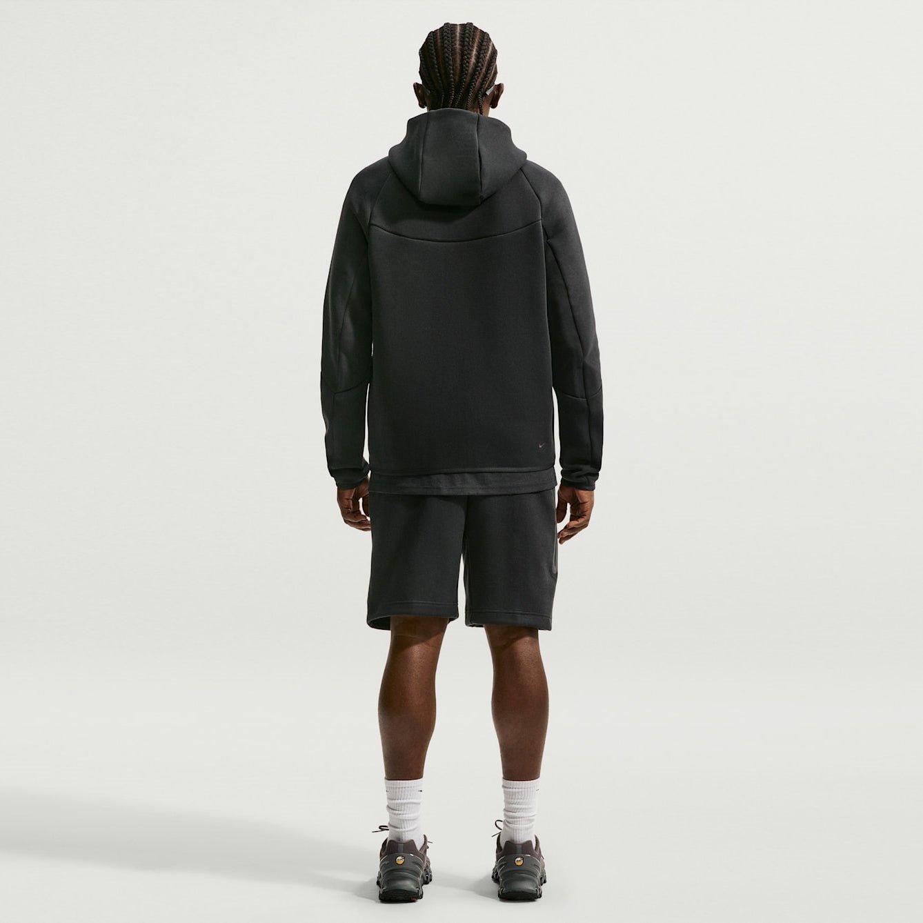 Мъжко худи Nike Tech Fleece Windrunner Hoodie - HV0949-010 модел отзад