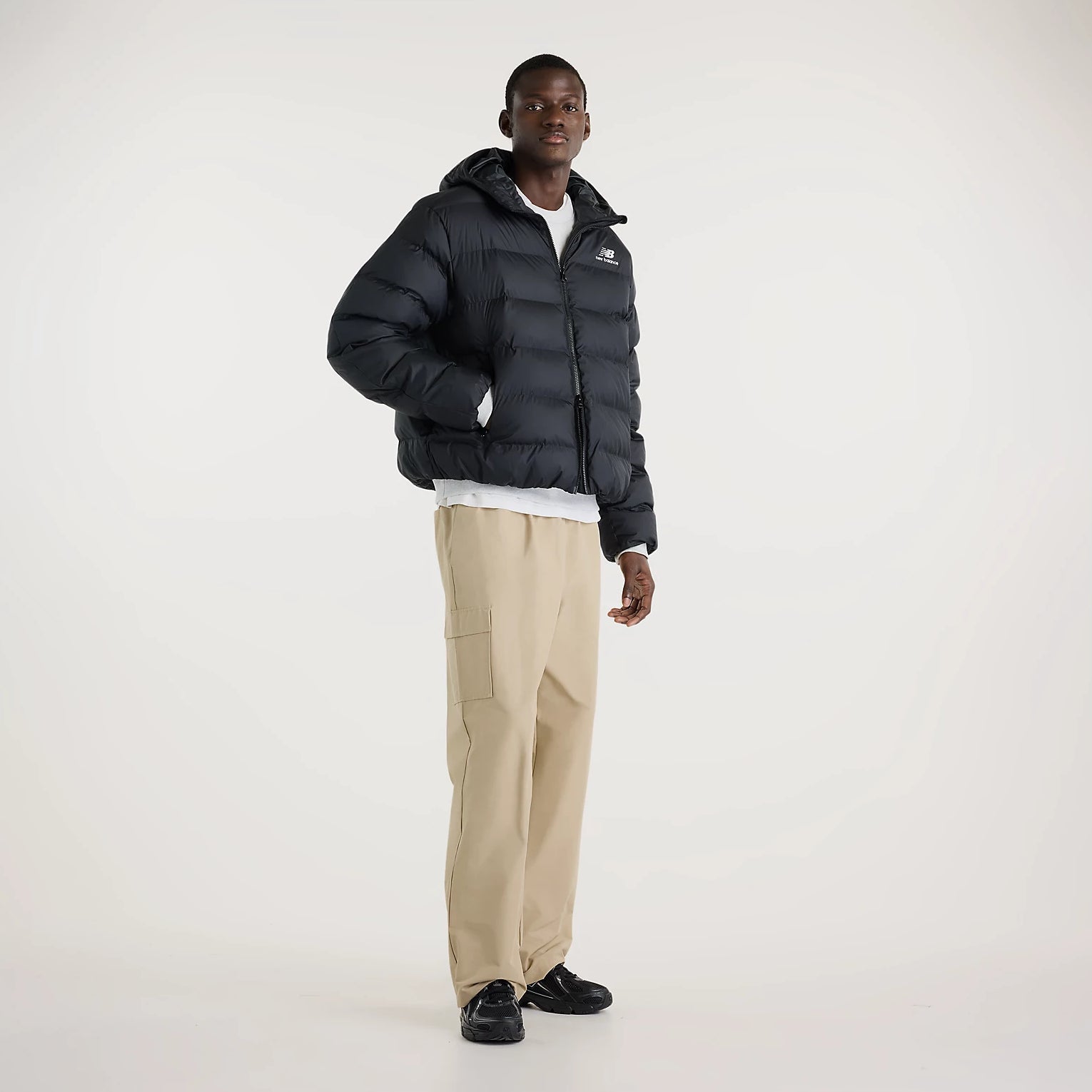 Мъжко яке New Balance Boston Puffer Jacket - MJ62G17OBK модел отпред