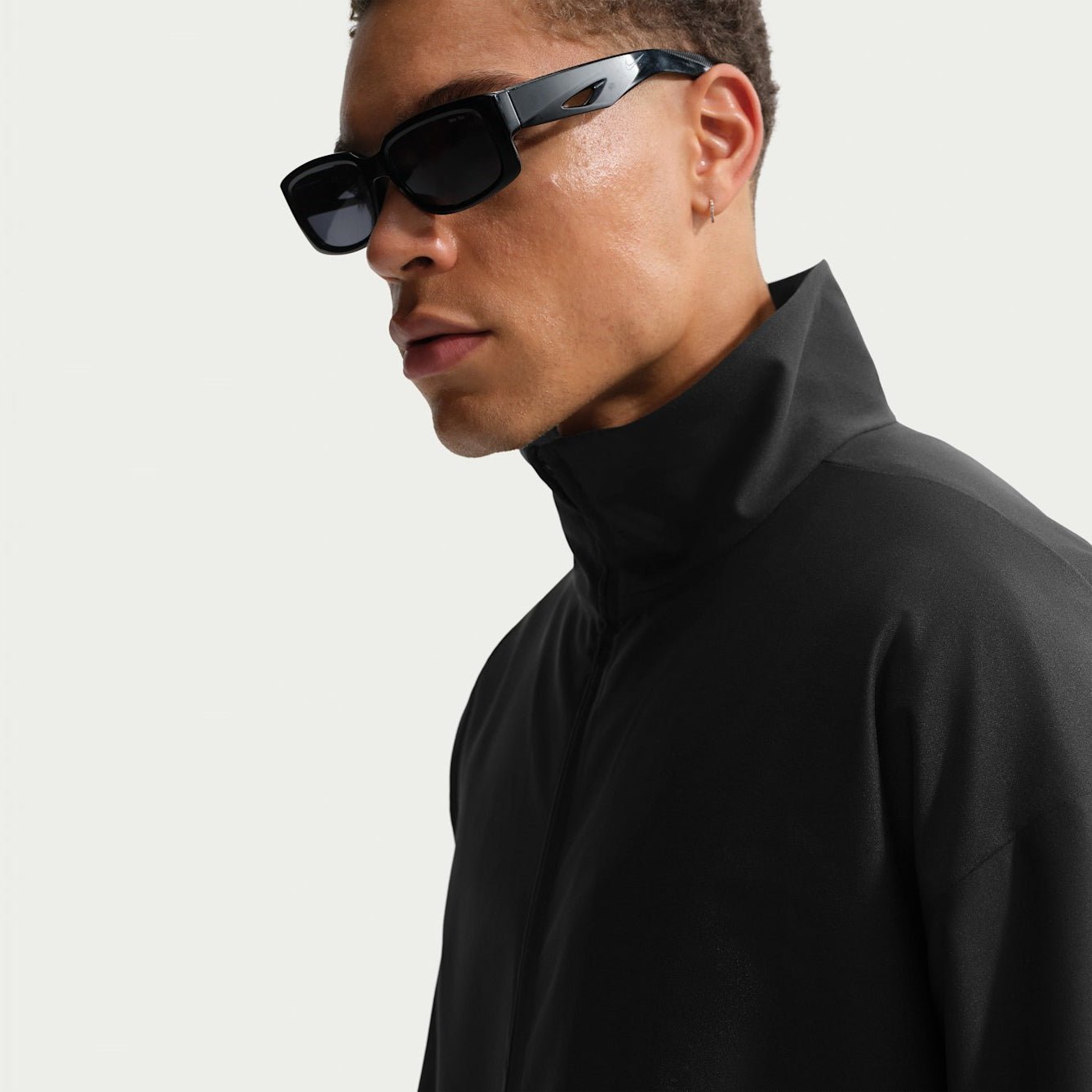 Мъжко яке Nike 24.7 PerfectStretch Therma-FIT OCTA Jacket - IF2115-010 детайл яка