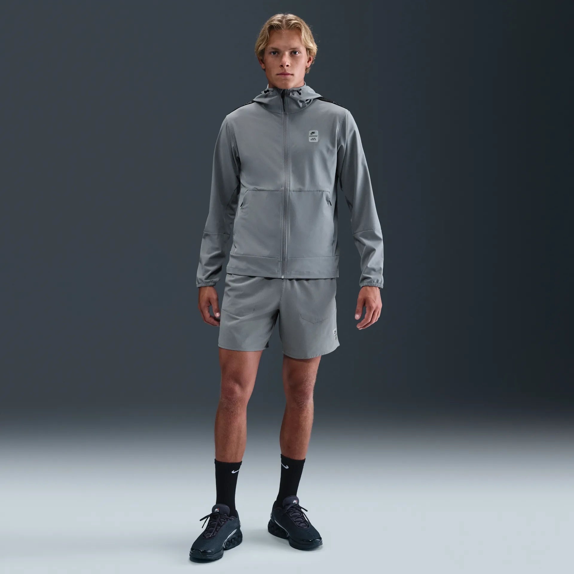 Мъжко яке Nike Air Max Woven Jacket - IF0384-065 модел отпред