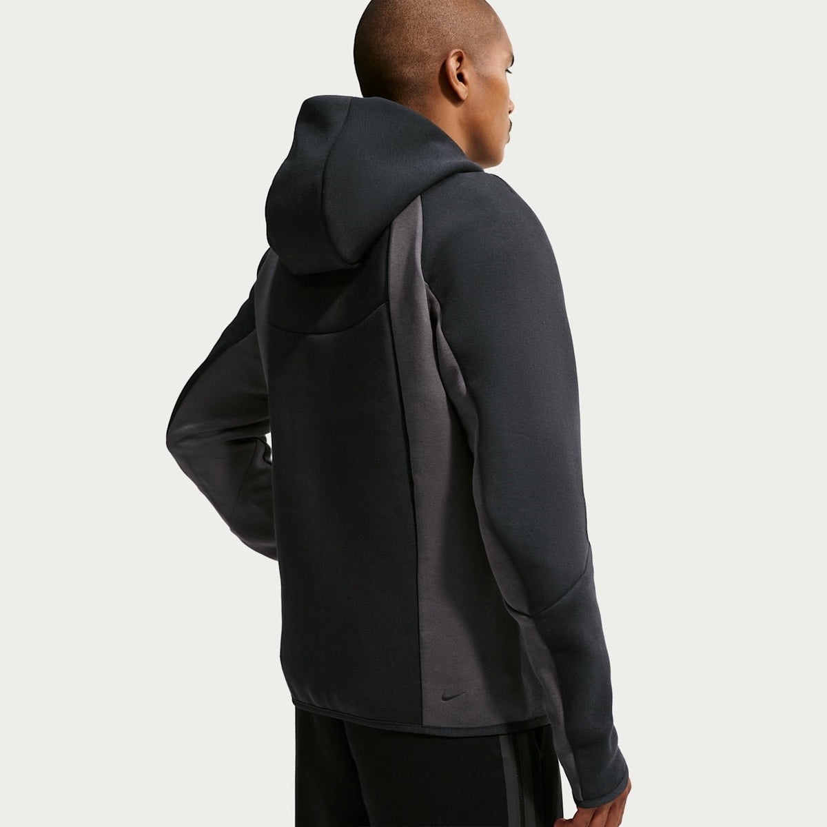 Мъжко яке Nike Tech Colour-Block Full-Zip Fleece Windrunner Jacket -IF1325-010 отзад