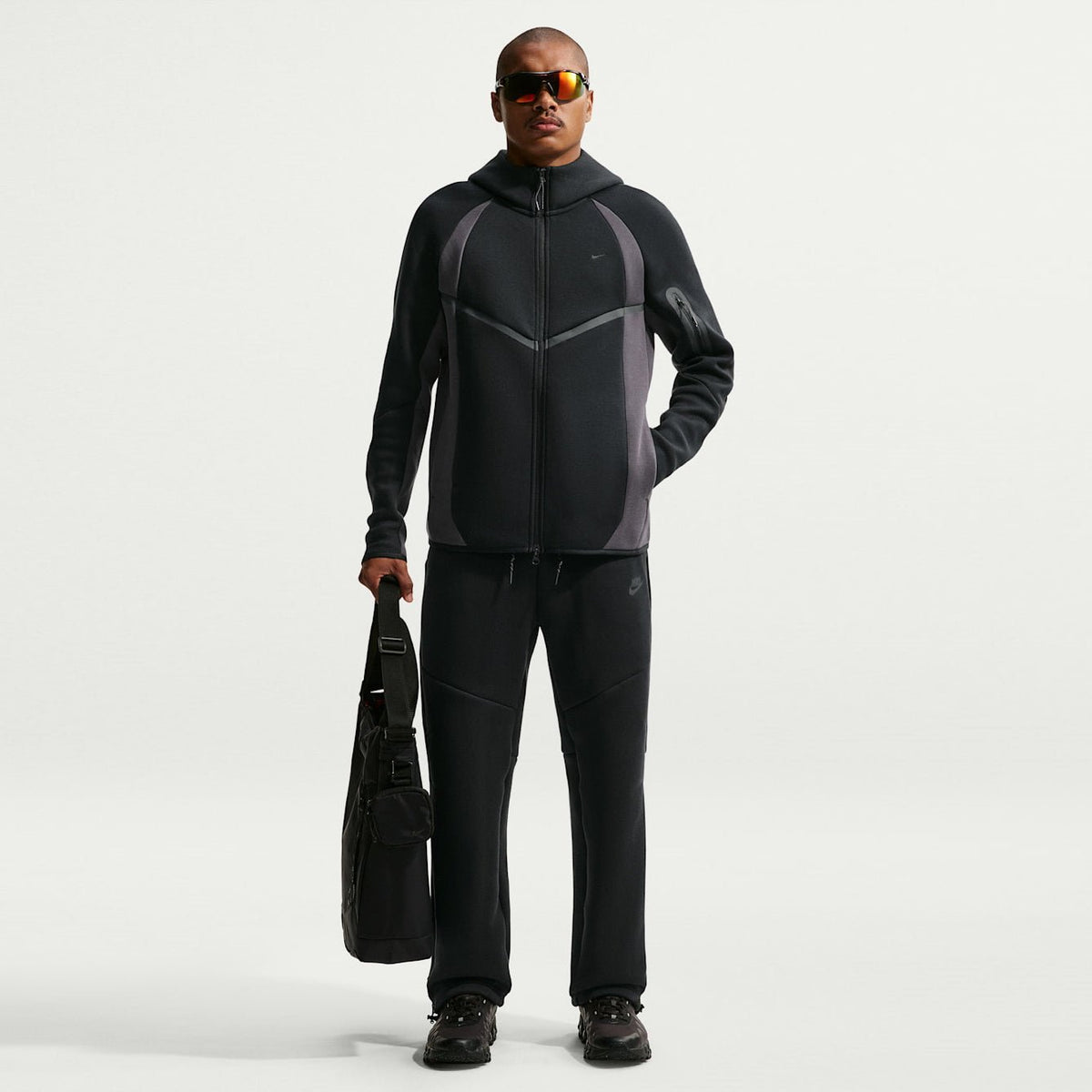 Мъжко яке Nike Tech Colour-Block Full-Zip Fleece Windrunner Jacket -IF1325-010 модел отпред