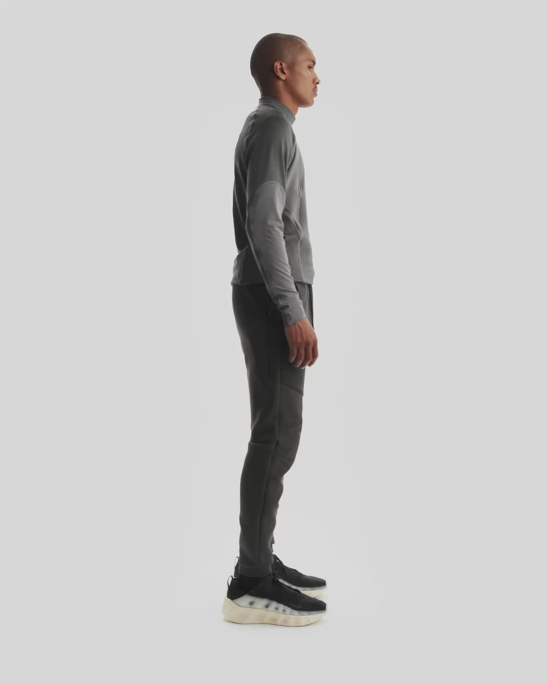 Мъжки джогър Nike Tech Fleece Joggers - IH4303-060 модел видео