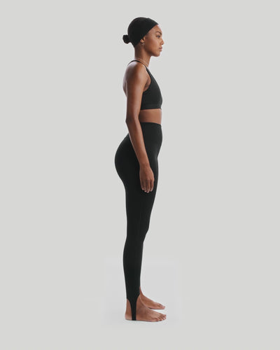 Дамски клин Nike One High-Waisted Full-Length Stirrup Leggings - IV4933-010 модел видео