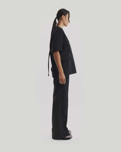 Дамска тениска Nike Sportswear Oversized T-Shirt - IO7464-010 модел видео