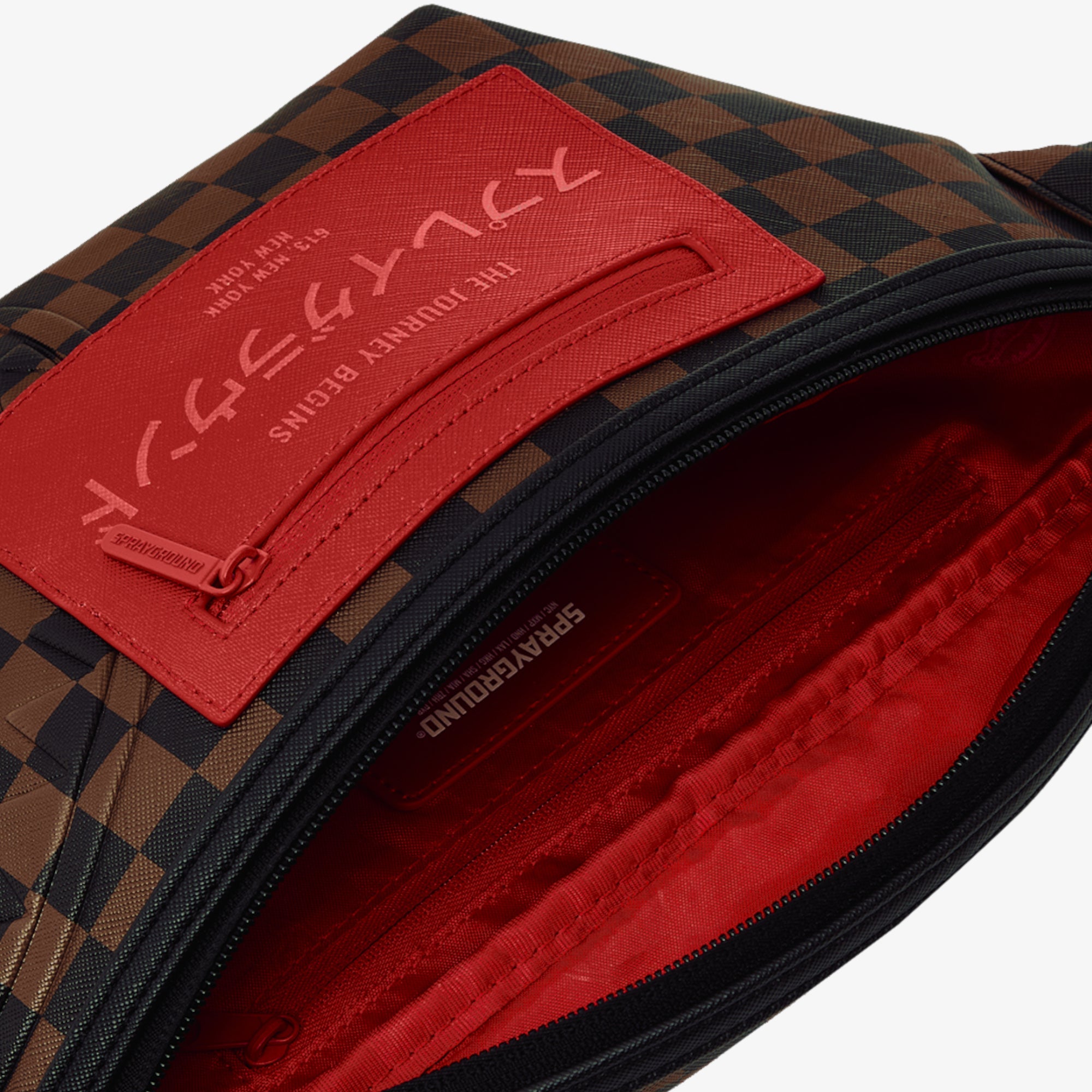 Унисекс чанта Sprayground Red Redemption Pyramid Savvy Crossbody - 910B8903NSZ детайл джоб