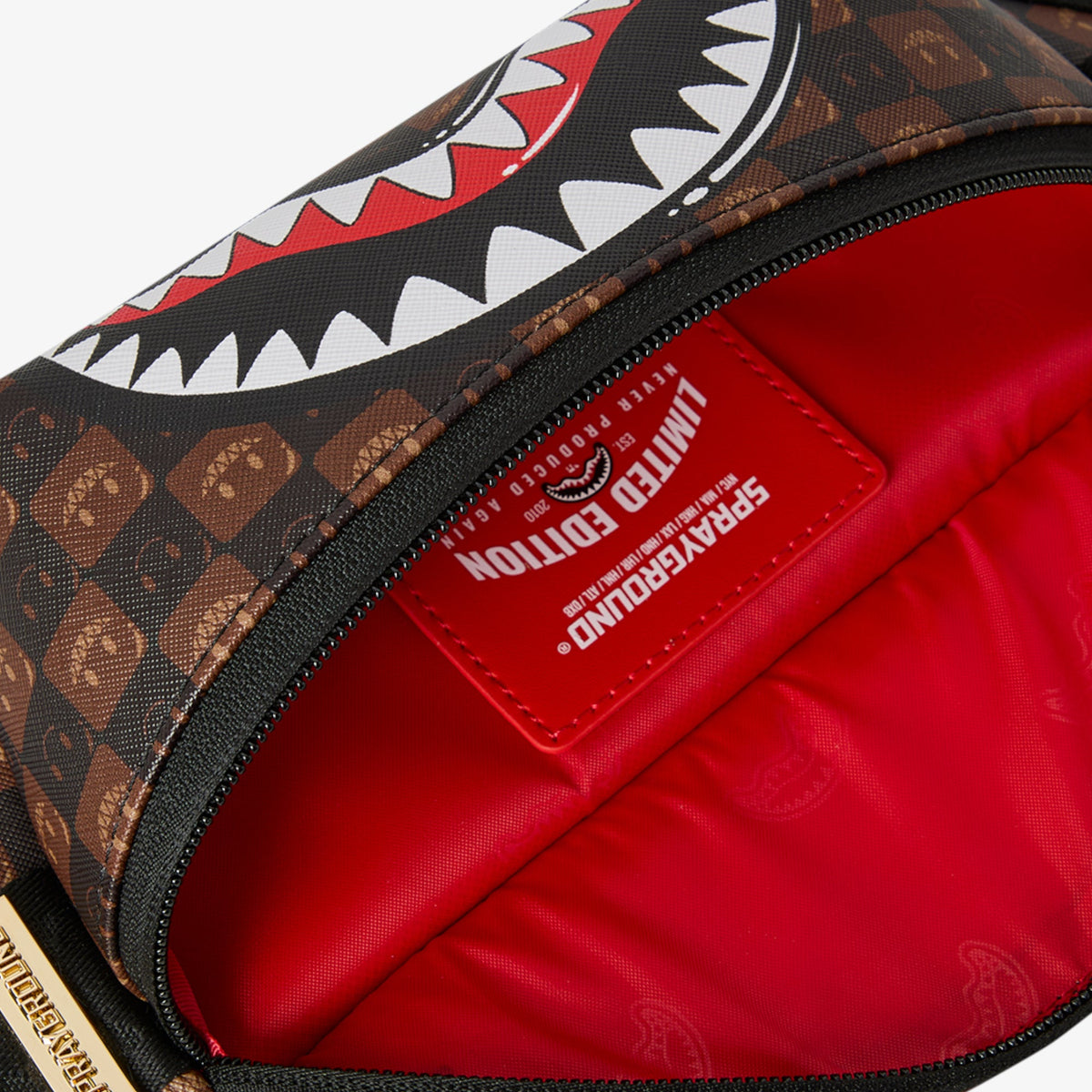 Унисекс чанта Sprayground Sharks In Paris WTF Bubble Brown Check Crossbody - 910B9309NSZ детайл джоб