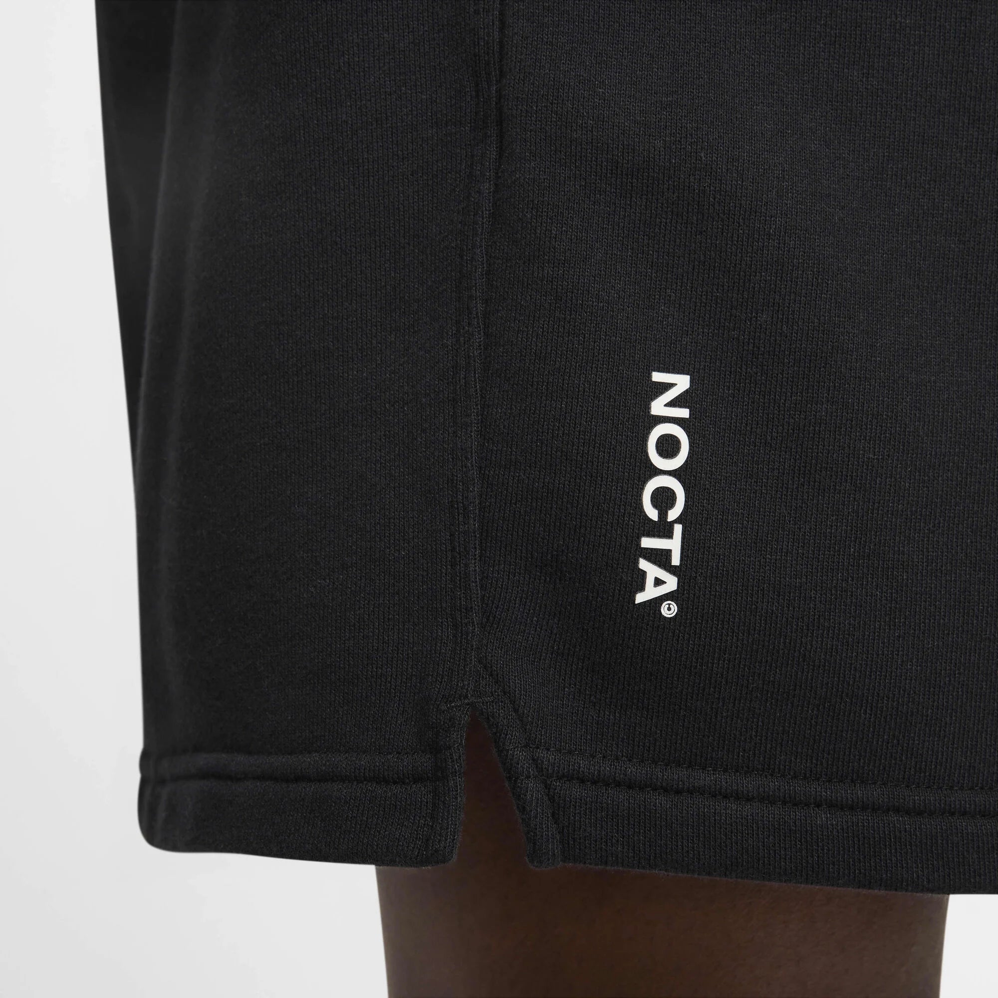 Унисекс къс панталон Nike X Nocta Cardinal Fleece Shorts - FQ0408-010 детайл Nocta