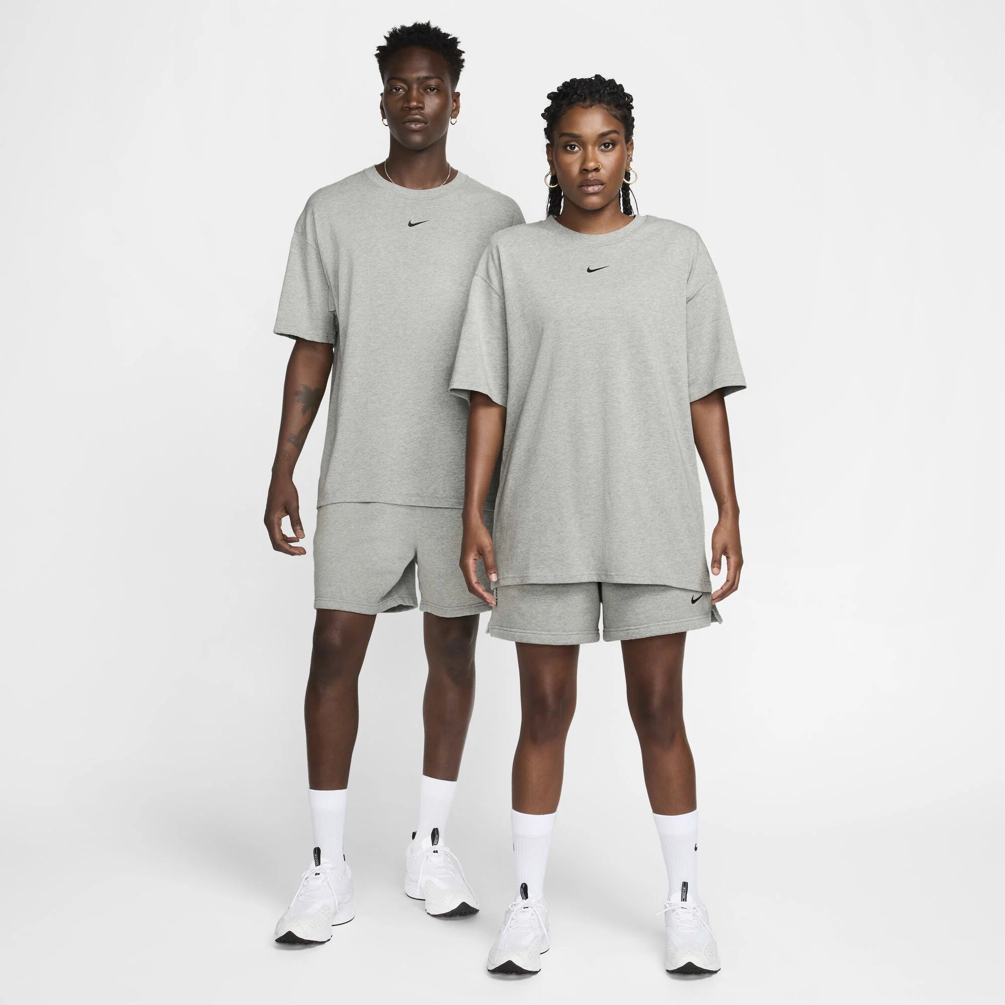 Унисекс къс панталон Nike X Nocta Cardinal Fleece Shorts- FQ0408-063 модели отпред