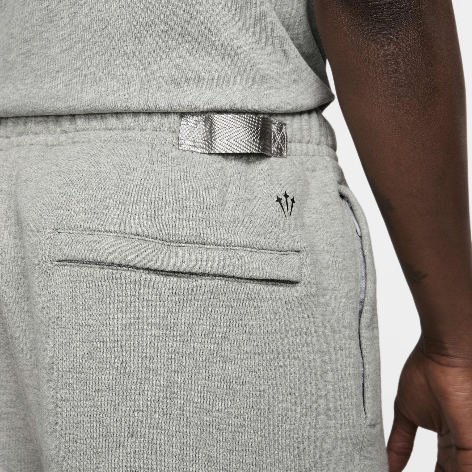 Унисекс къс панталон Nike X Nocta Cardinal Fleece Shorts- FQ0408-063 детайл джоб